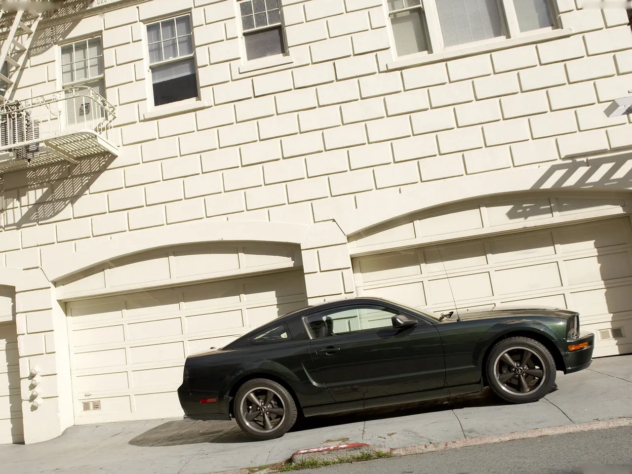 Ford Mustang Bullitt (2008) – boční profil
