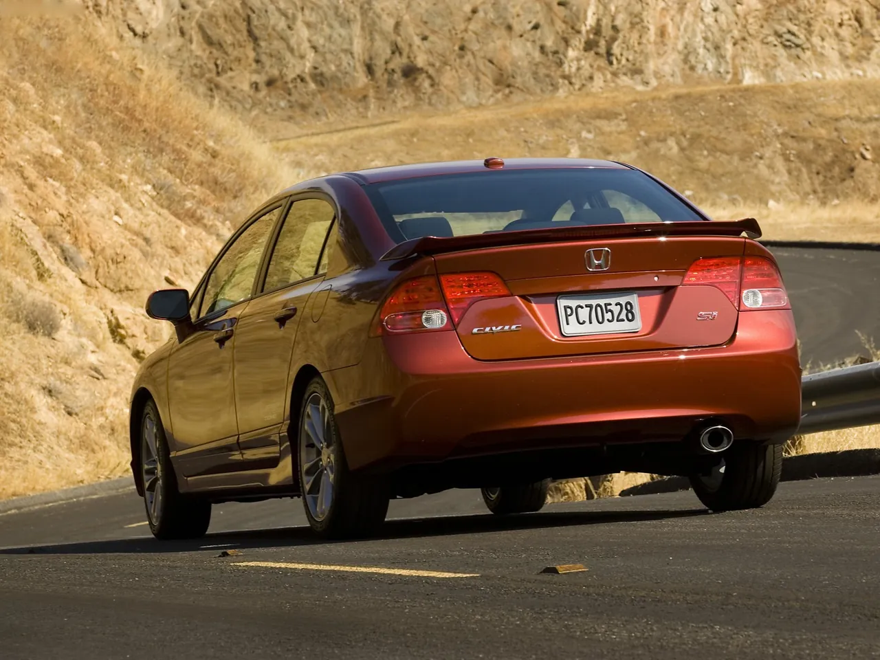Honda Civic Si Sedan (2007) – zadní tříčtvrteční pohled