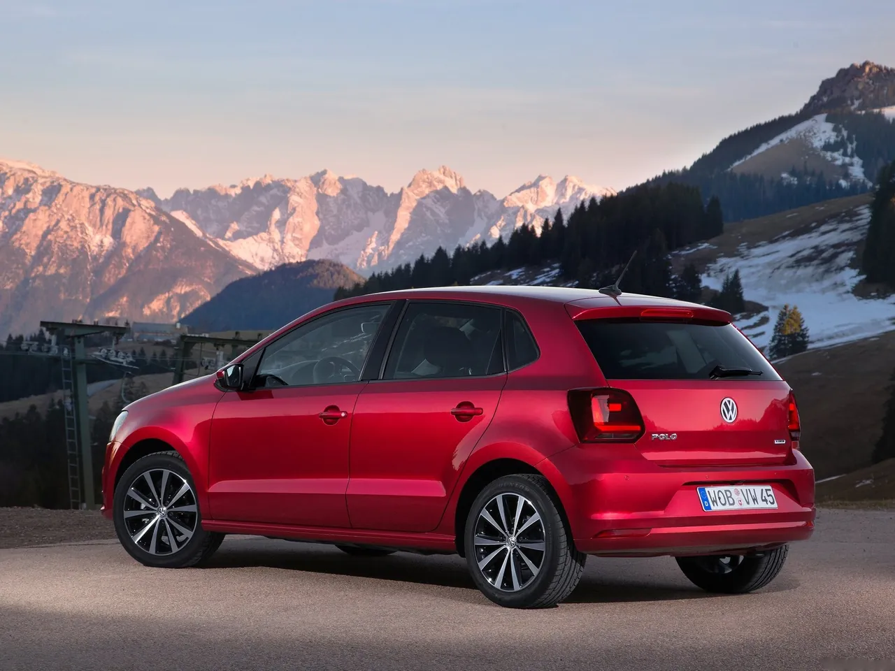 Volkswagen Polo (2014) - Rear Three-Quarter