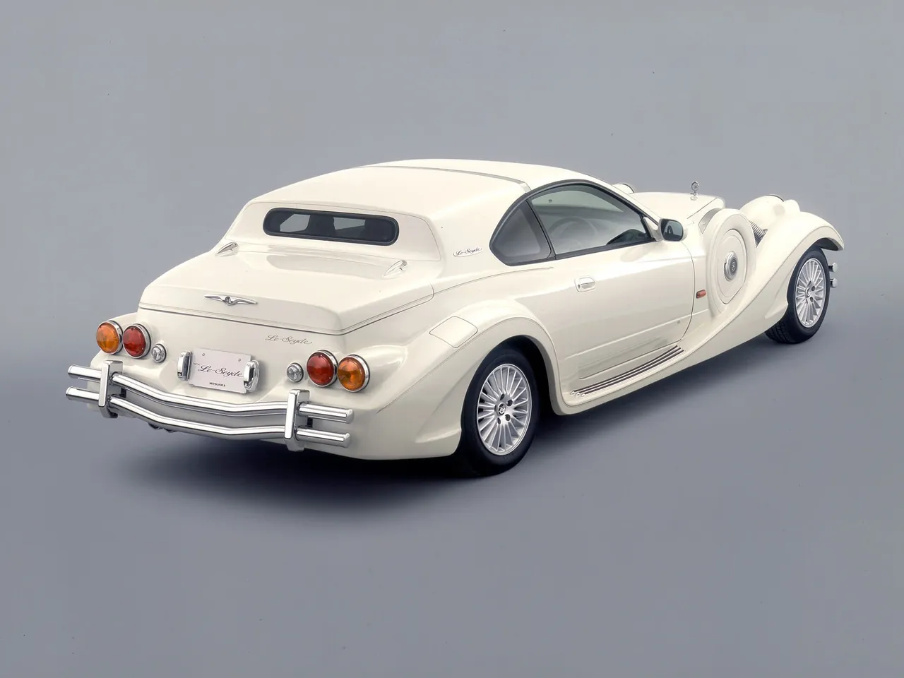 Mitsuoka Le-Seyde (2003) – zadní tříčtvrteční pohled