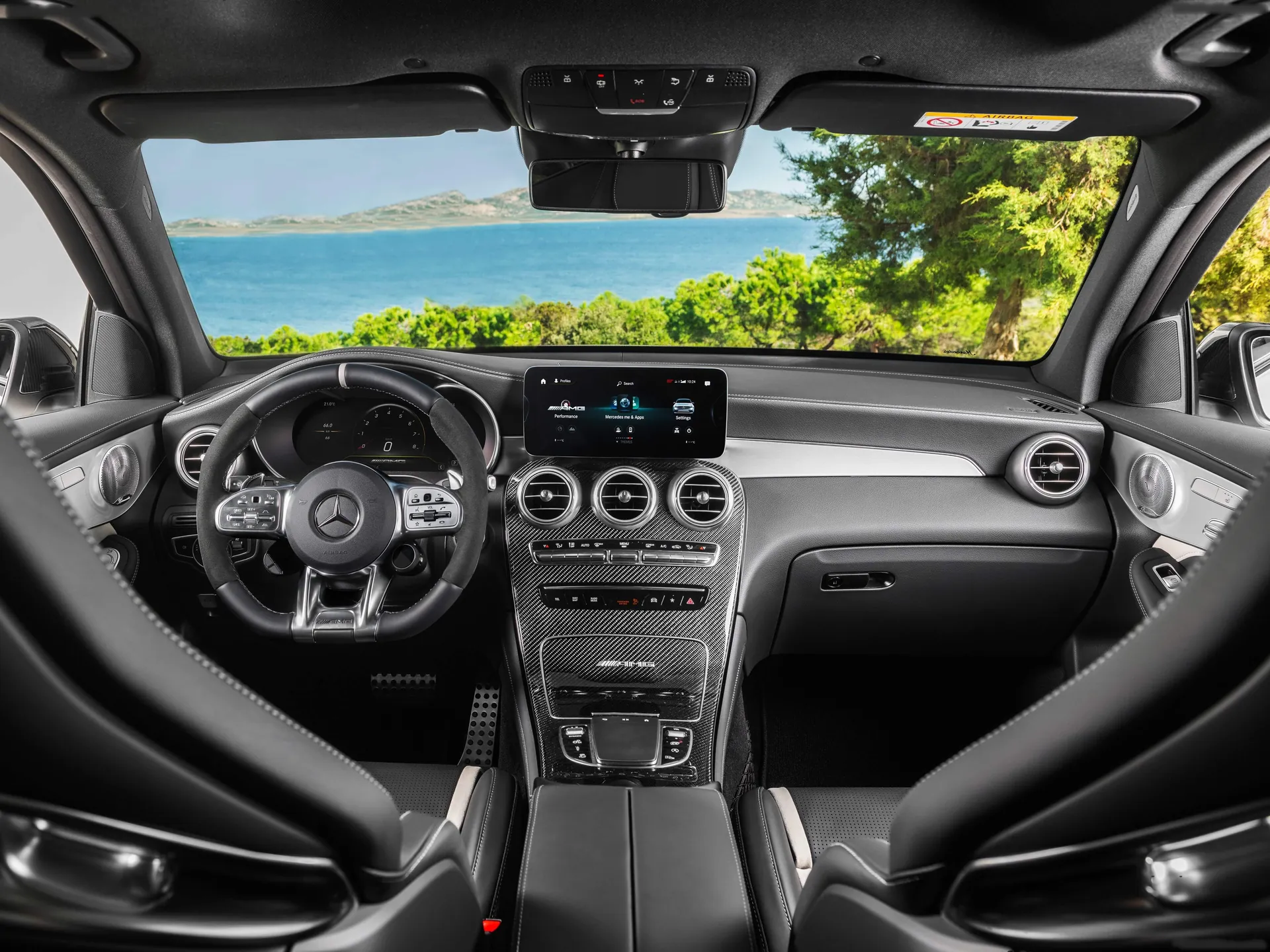 Mercedes-Benz GLC63 S AMG (2020) – interiér