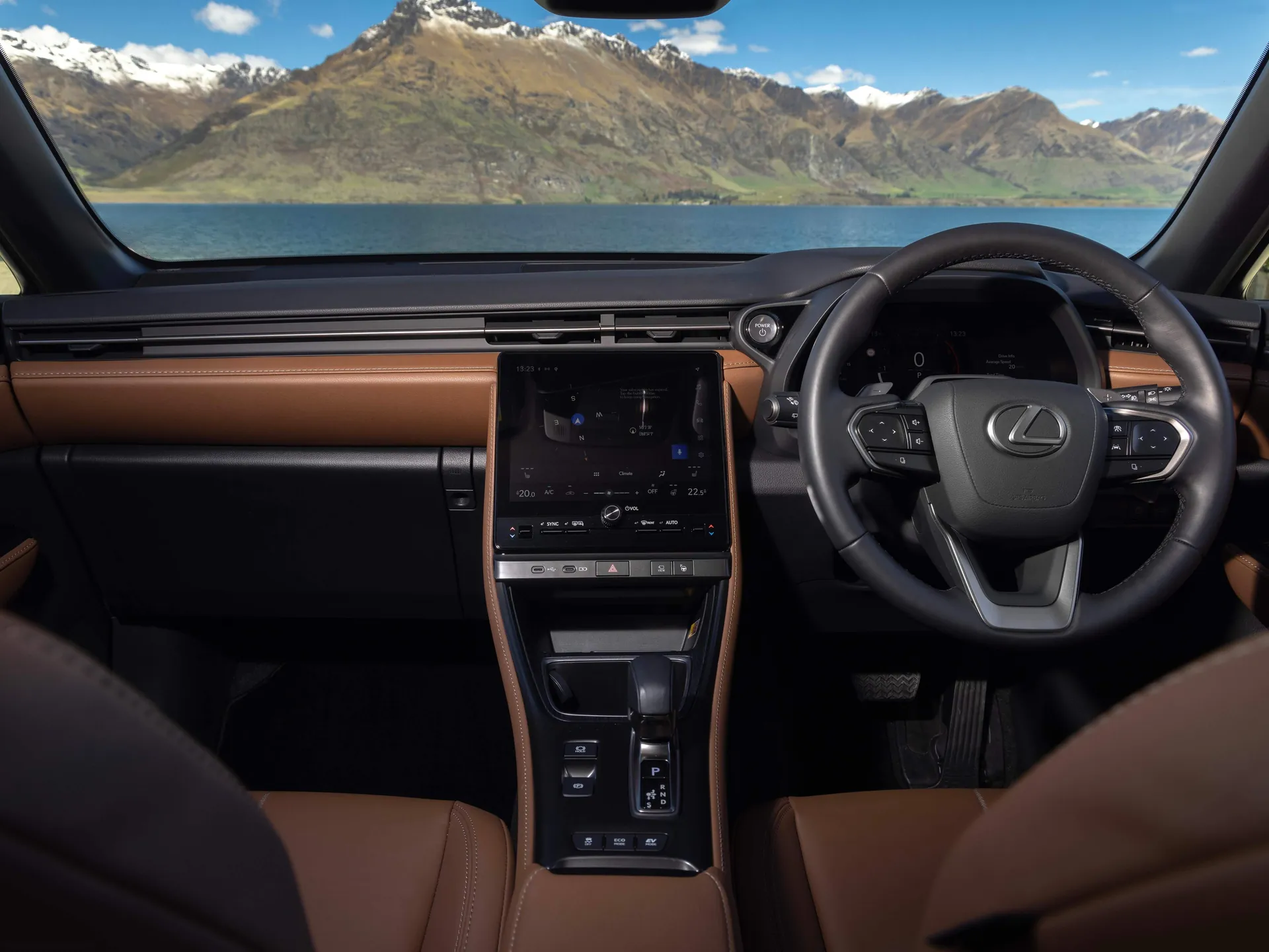 Lexus LBX (2025) – interiér