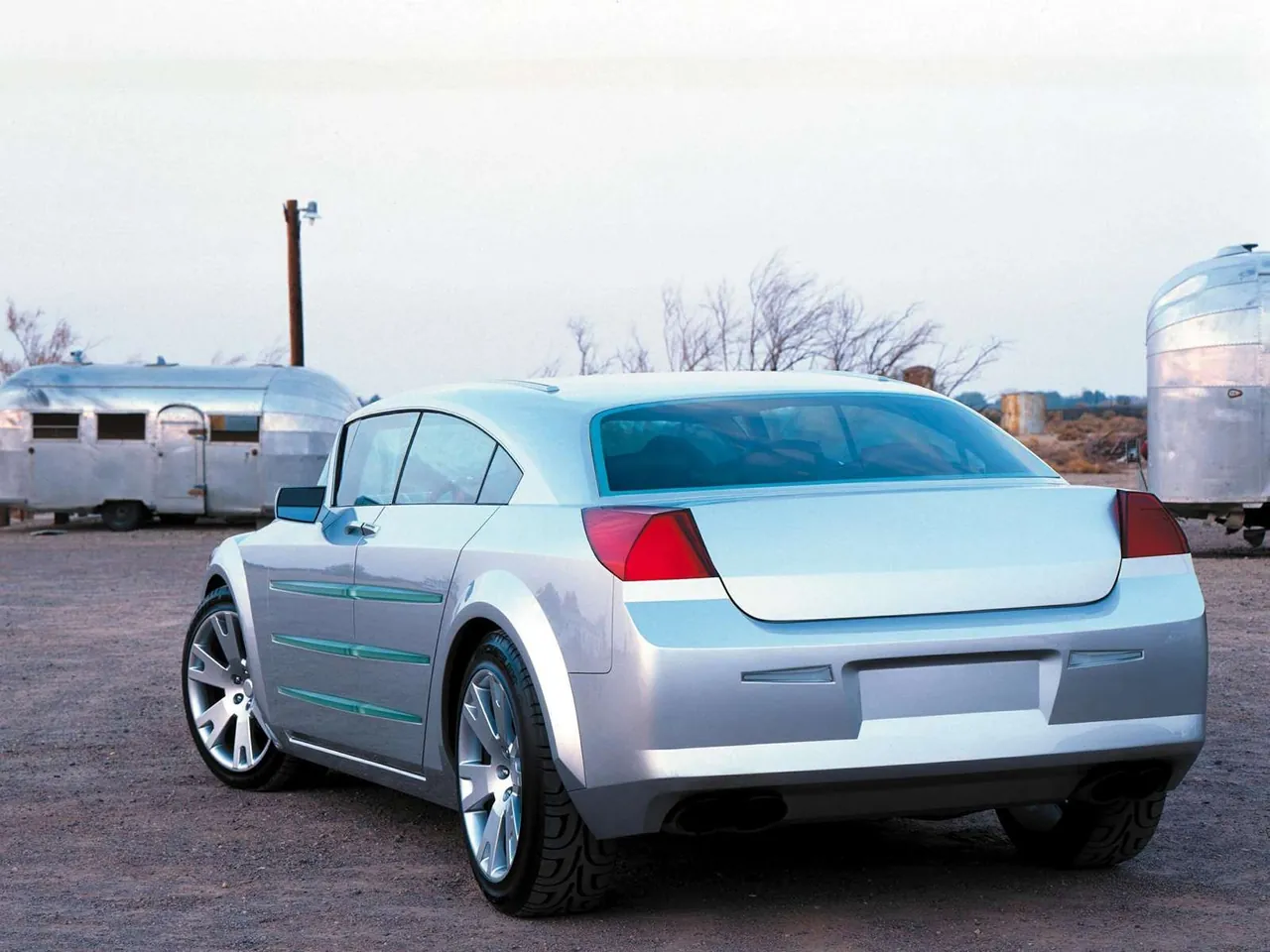 Dodge Super8 Hemi Concept (2001) – zadní tříčtvrteční pohled