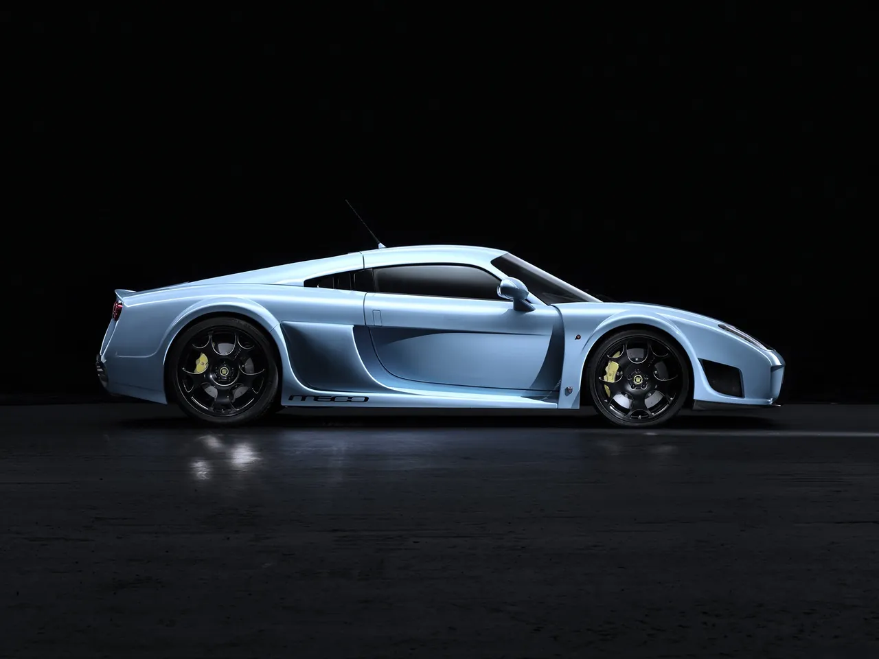 Noble M600 (2010) – boční profil
