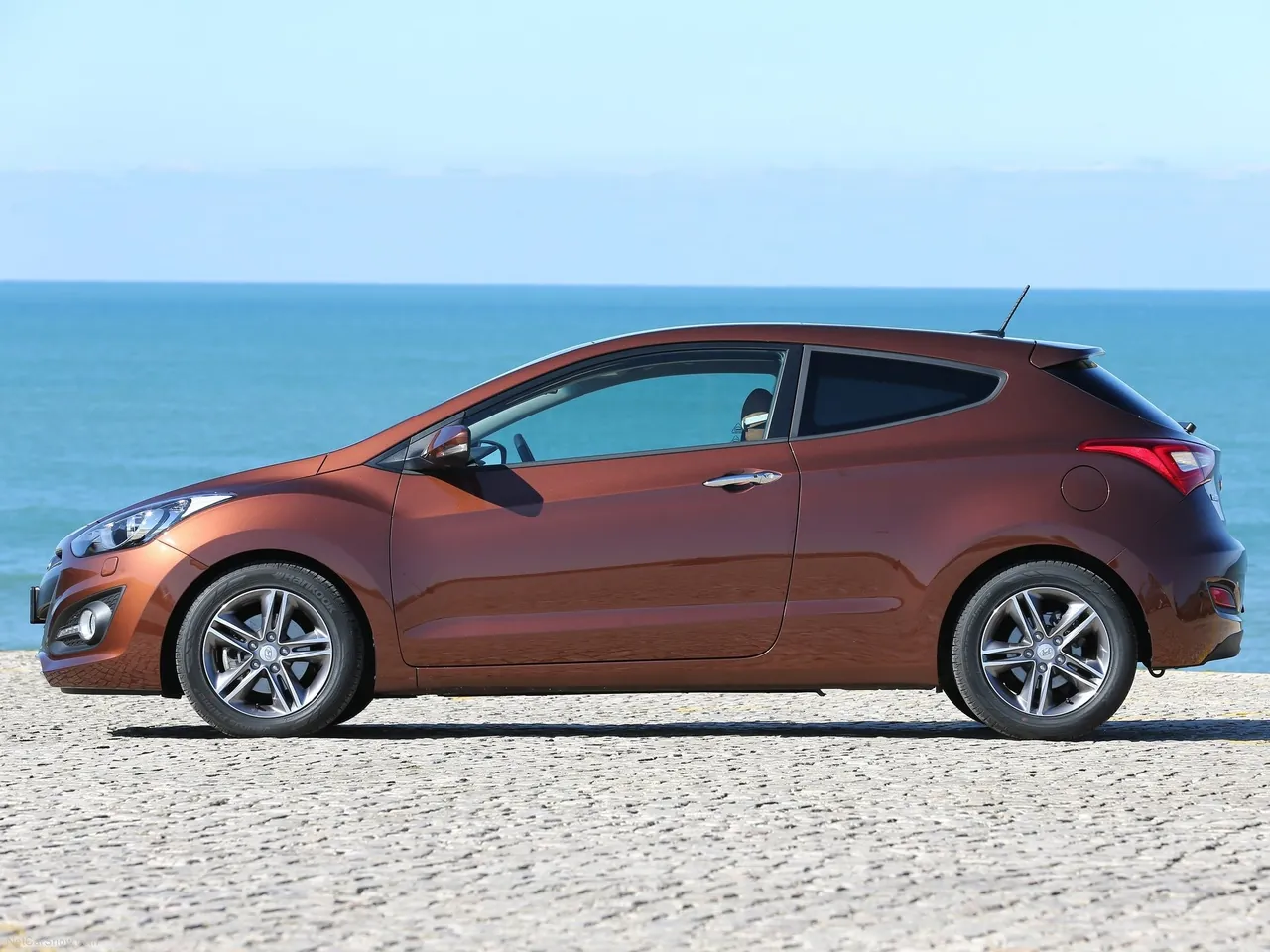 Hyundai i30 3-door (2013) – boční profil