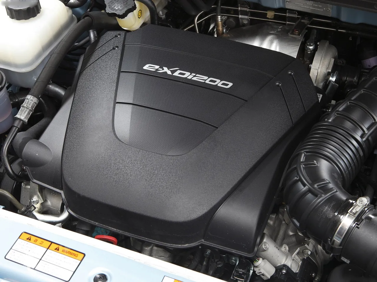 SsangYong Korando (2011) – motorový prostor