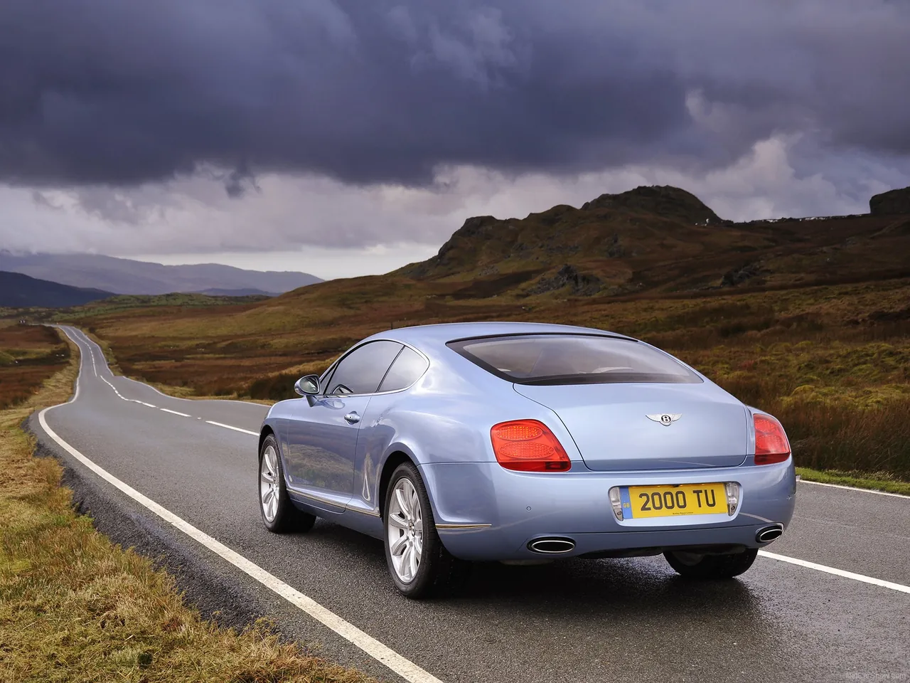 Bentley Continental GT (2009) – zadní tříčtvrteční pohled