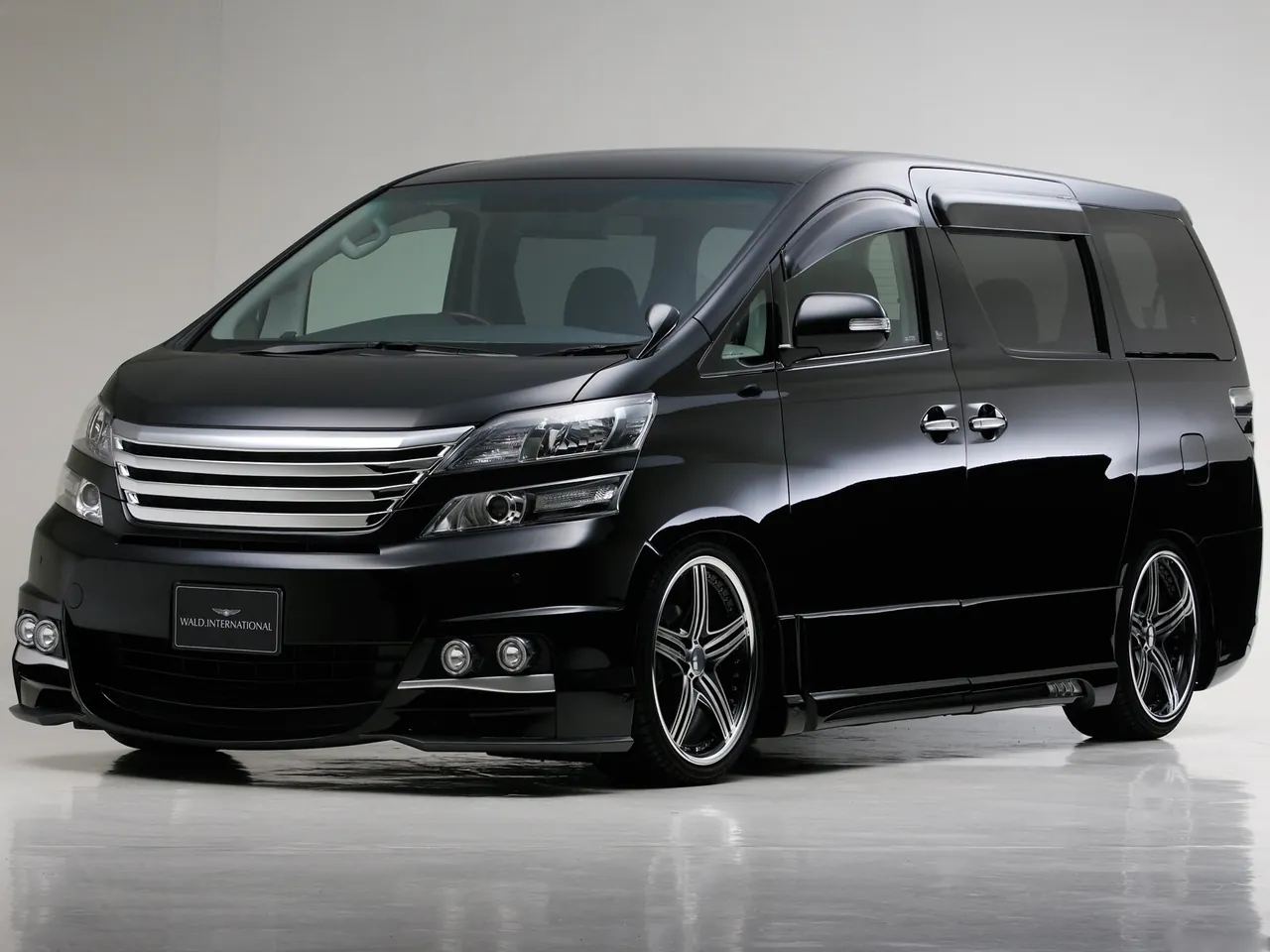 Wald Toyota Vellfire (2009)