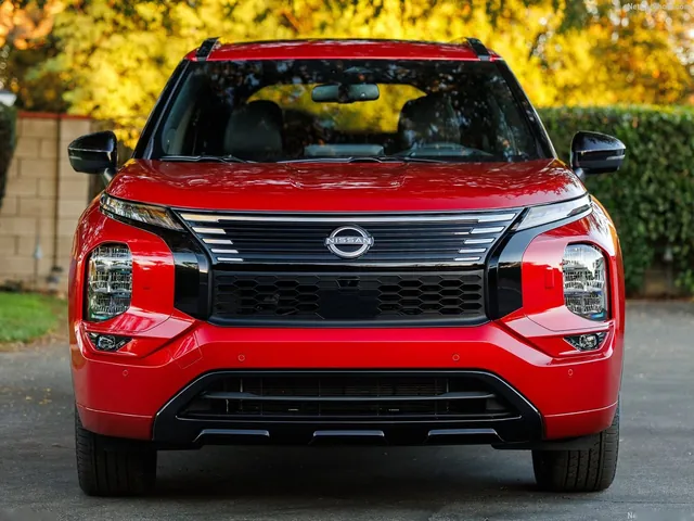 Nissan Rogue Plug-in Hybrid (2026)