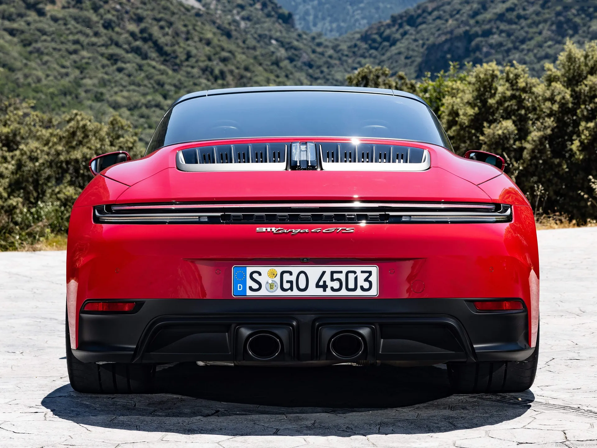 Porsche 911 Targa 4 GTS (2025) – zezadu