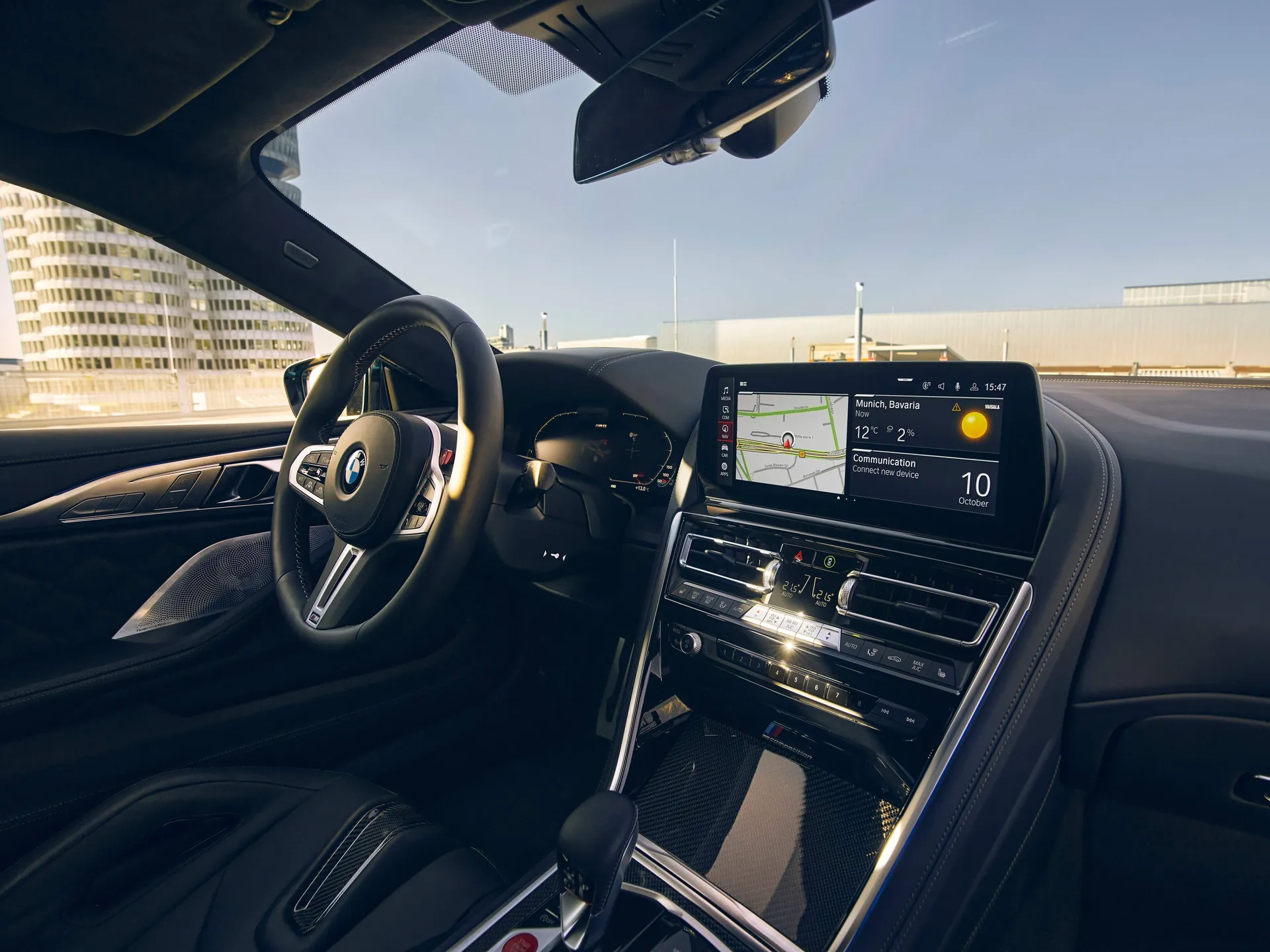 BMW M8 Competition Coupe (2023) – interiér