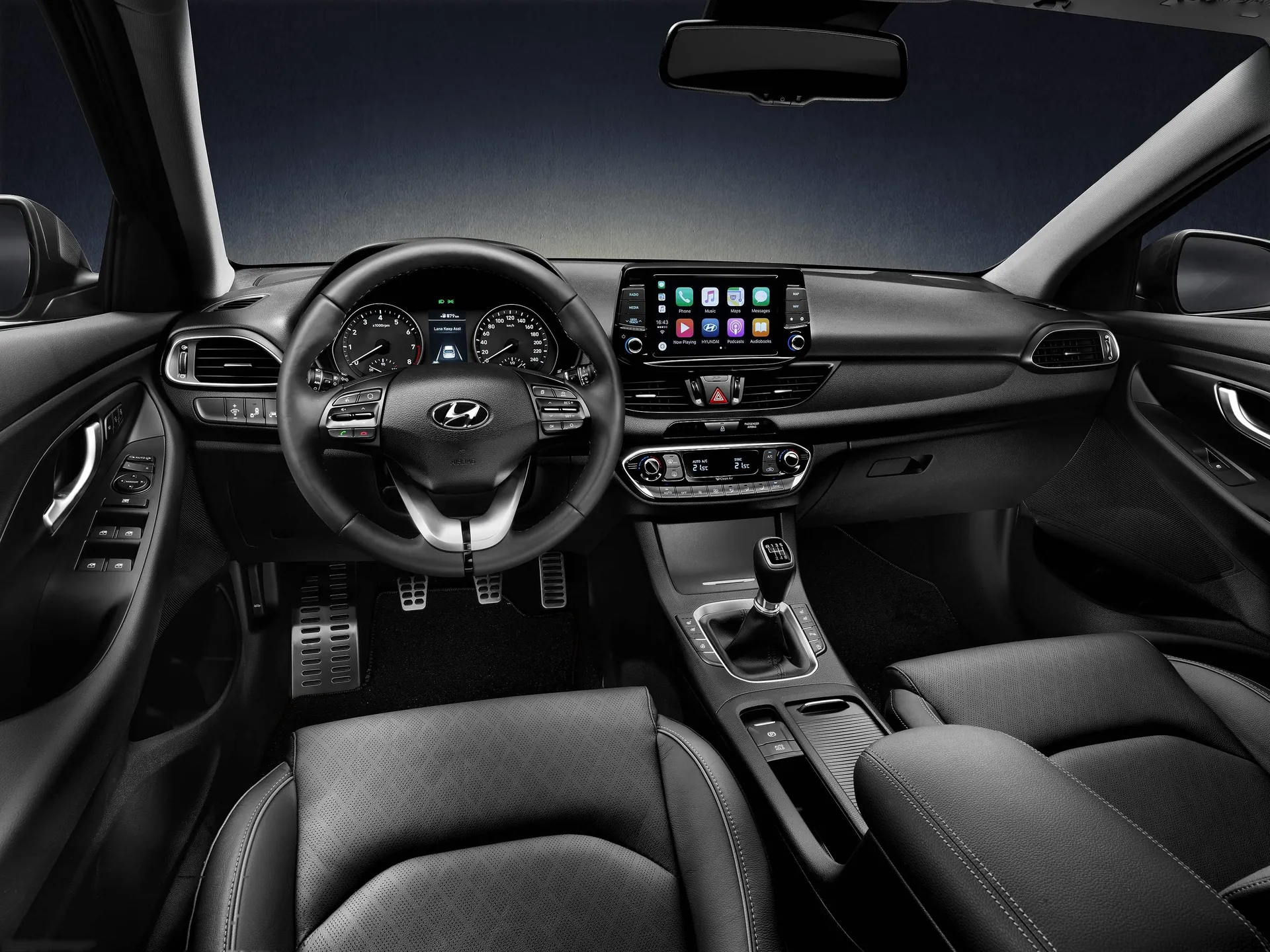 Hyundai i30 Fastback (2018) – interiér