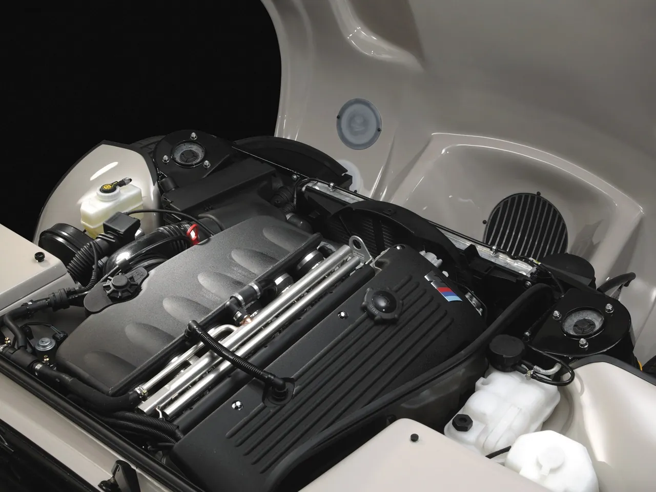 Wiesmann Roadster (2006) – motorový prostor