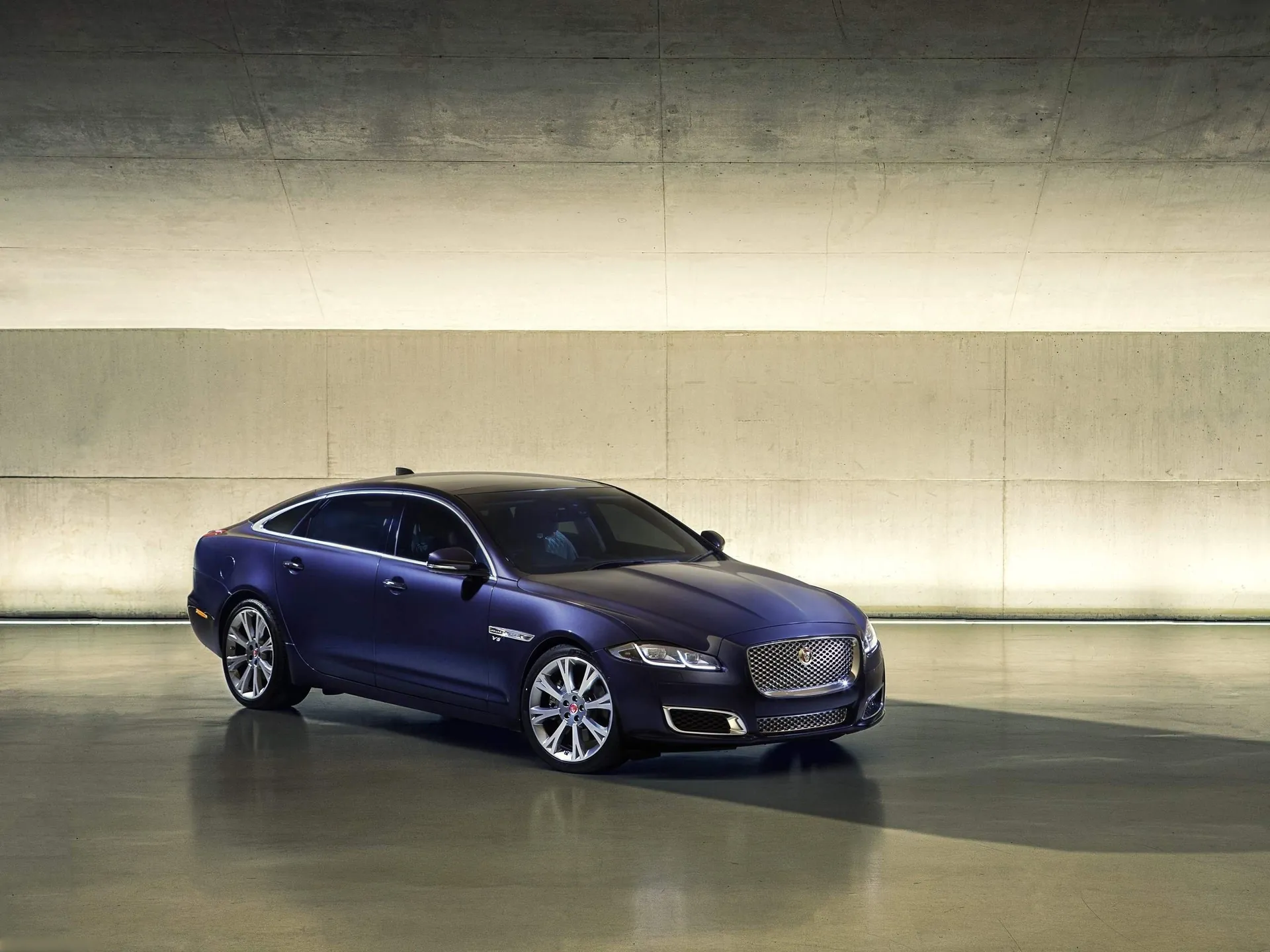 Jaguar XJ (2016)