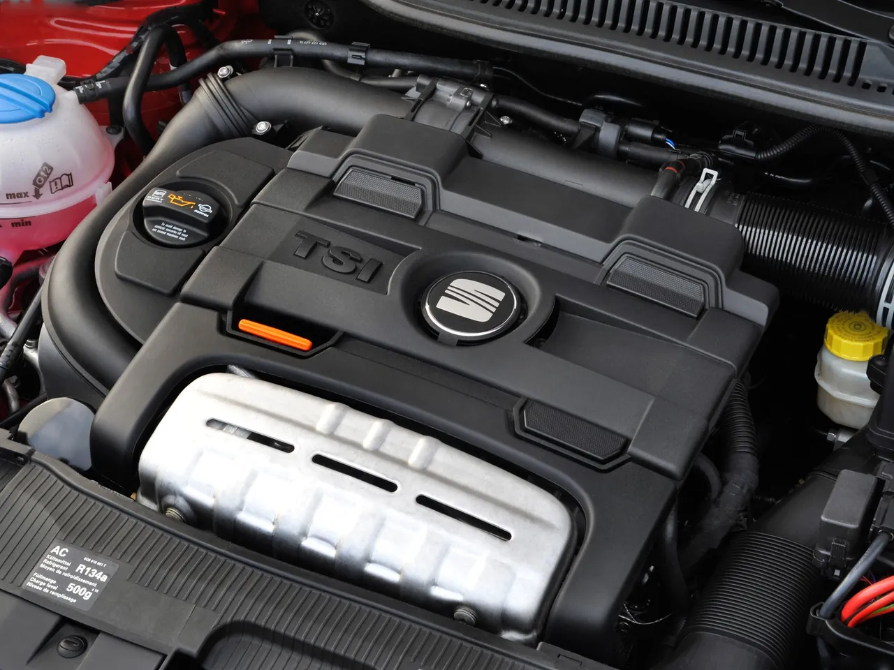 Seat Ibiza FR (2010) – motorový prostor