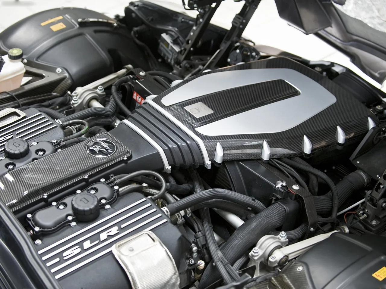 Hamann Mercedes-Benz SLR Volcano (2008) – motorový prostor