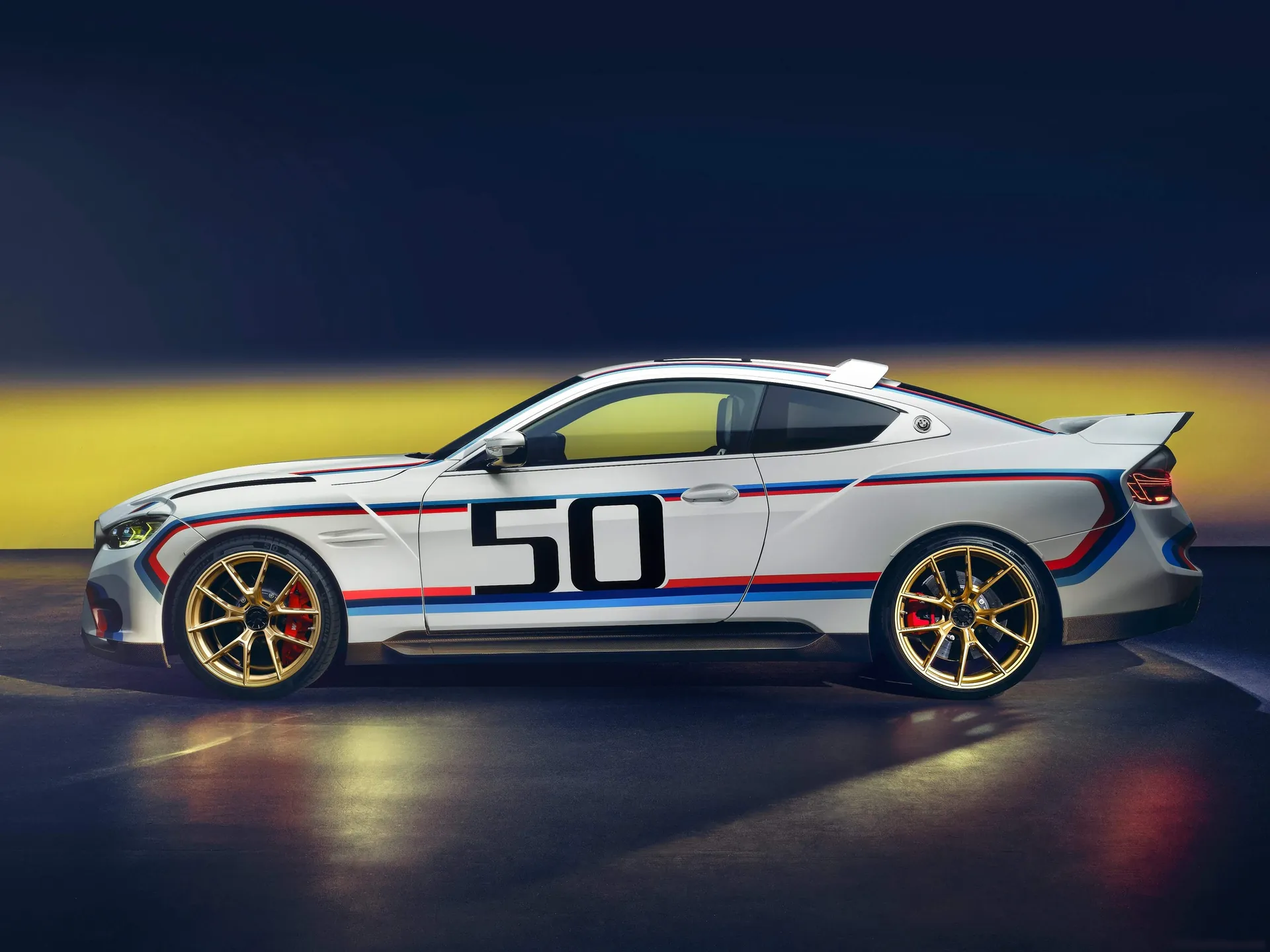 BMW 3.0 CSL (2023) – boční profil