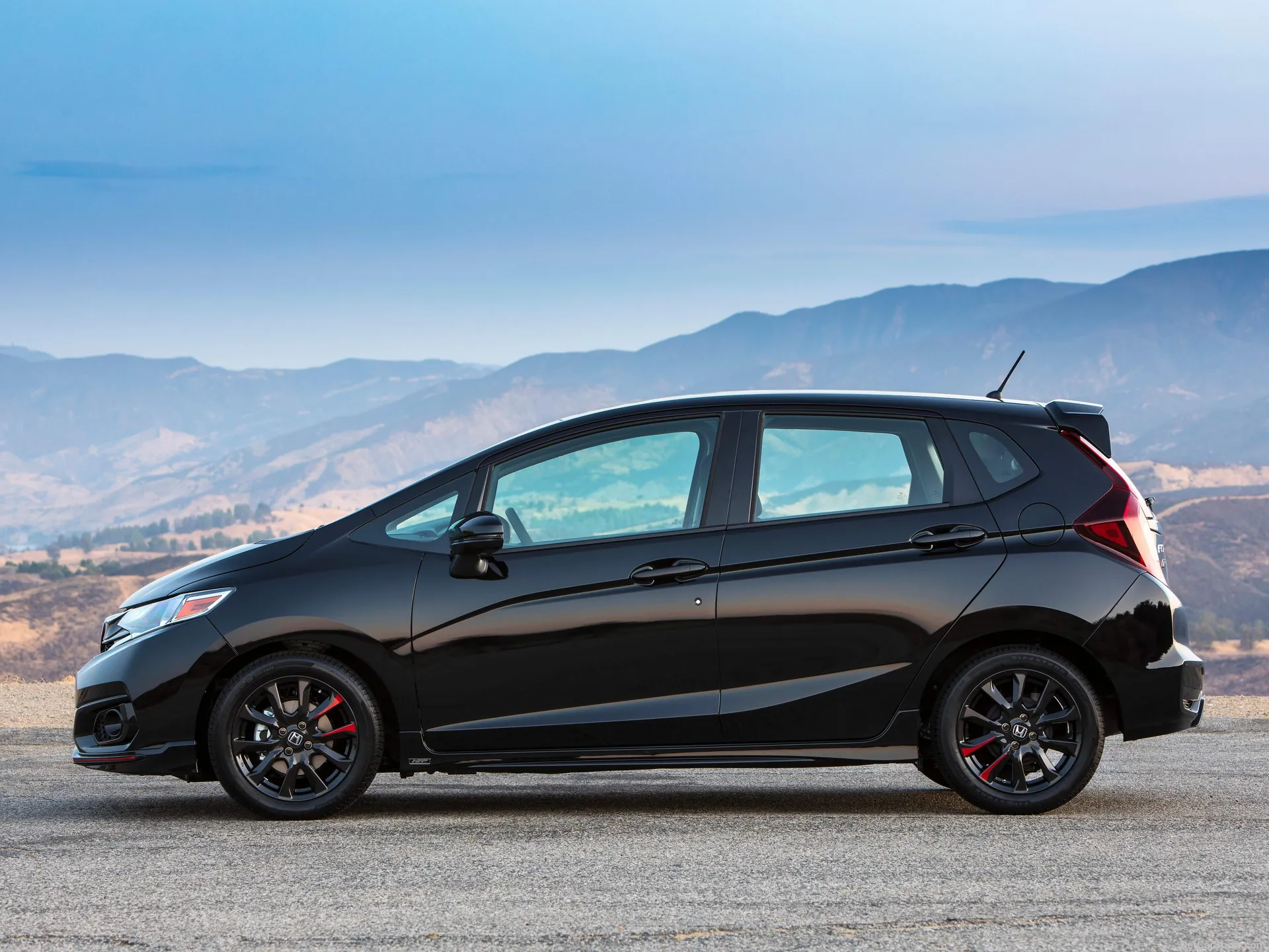 Honda Fit (2018) – boční profil