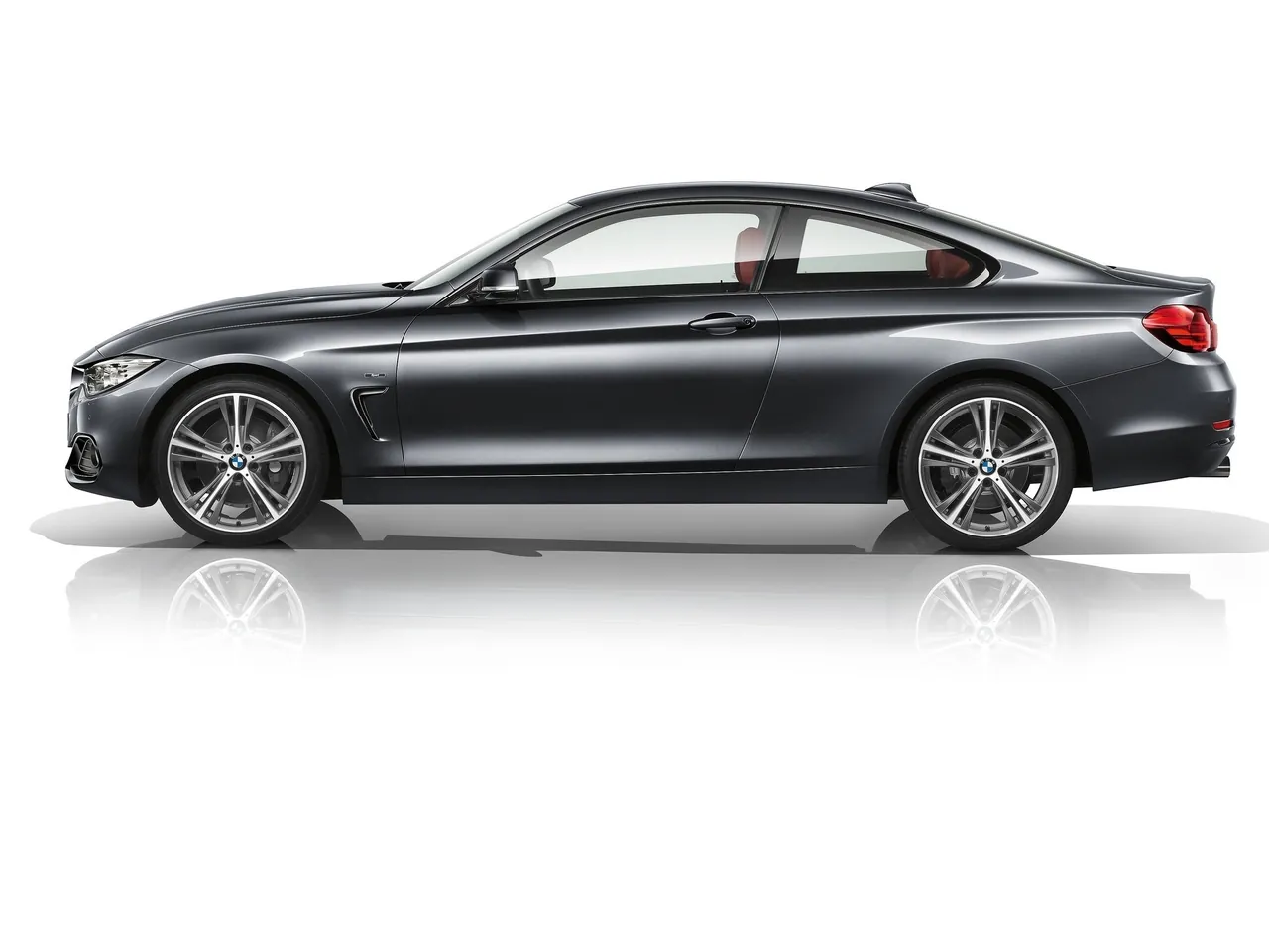 BMW 4-Series Coupe (2014) – boční profil