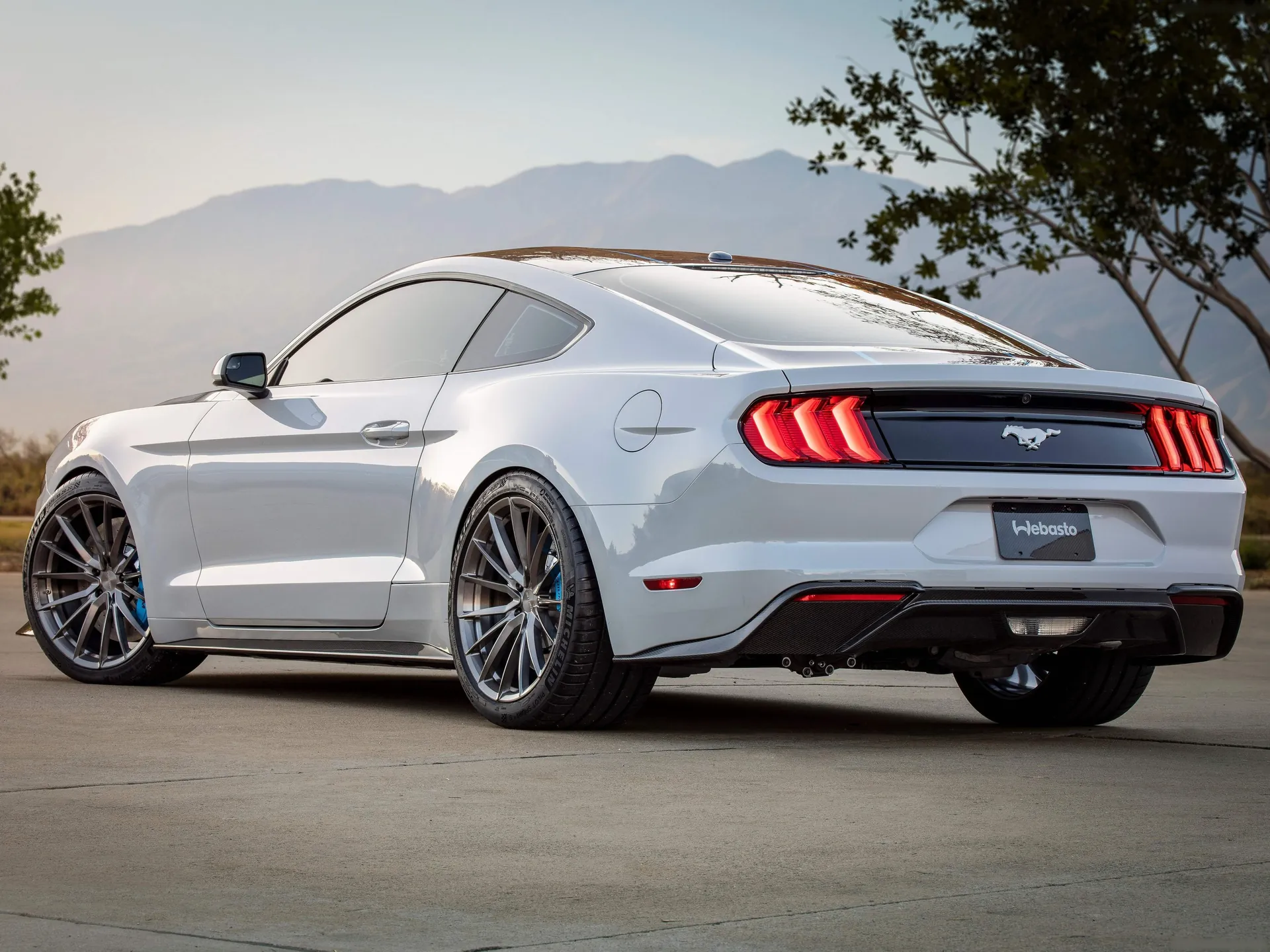 Ford Mustang Lithium Concept (2019) – zadní tříčtvrteční pohled