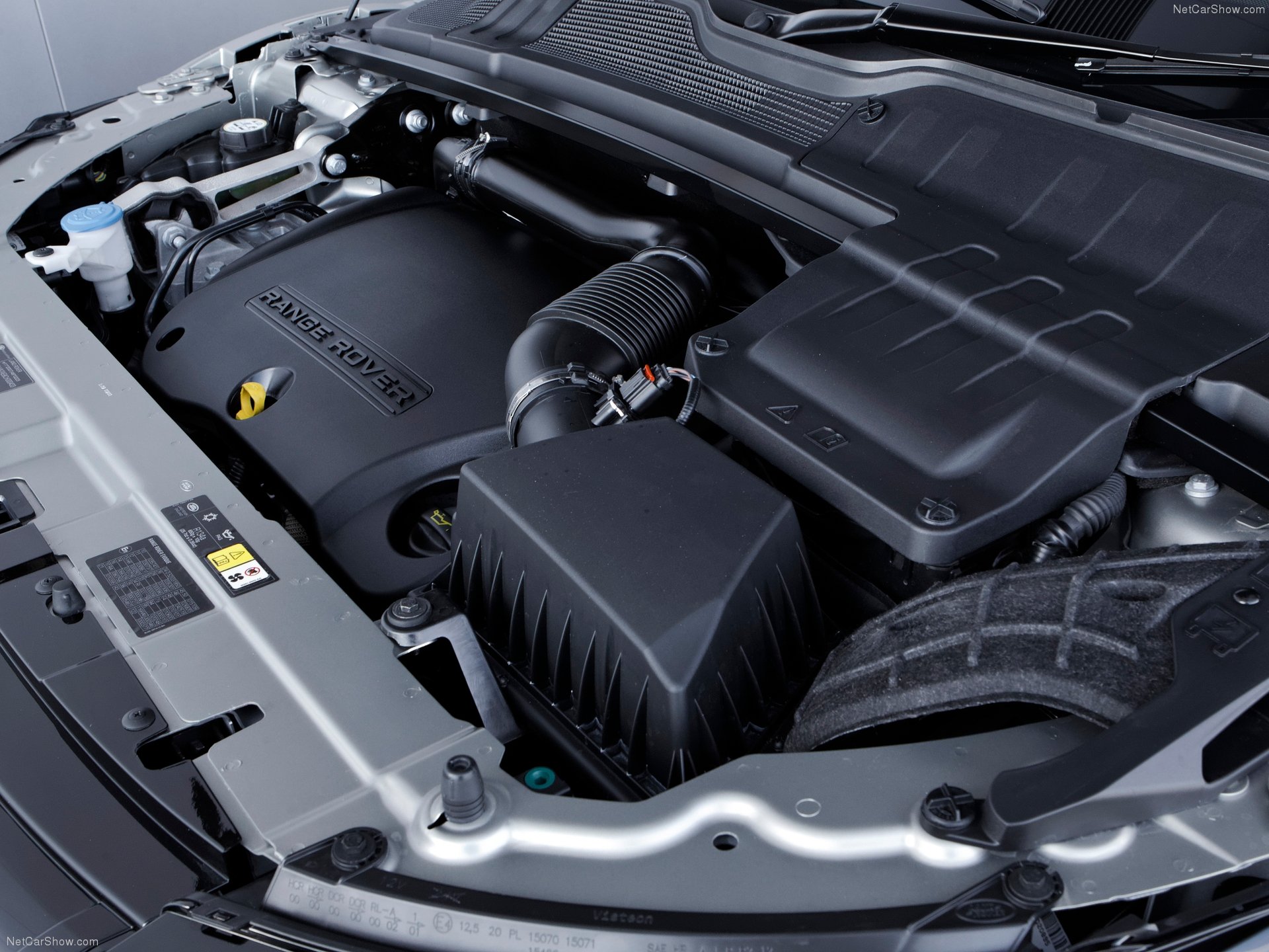 Land Rover Range Rover Evoque 5-door (2012) – motorový prostor