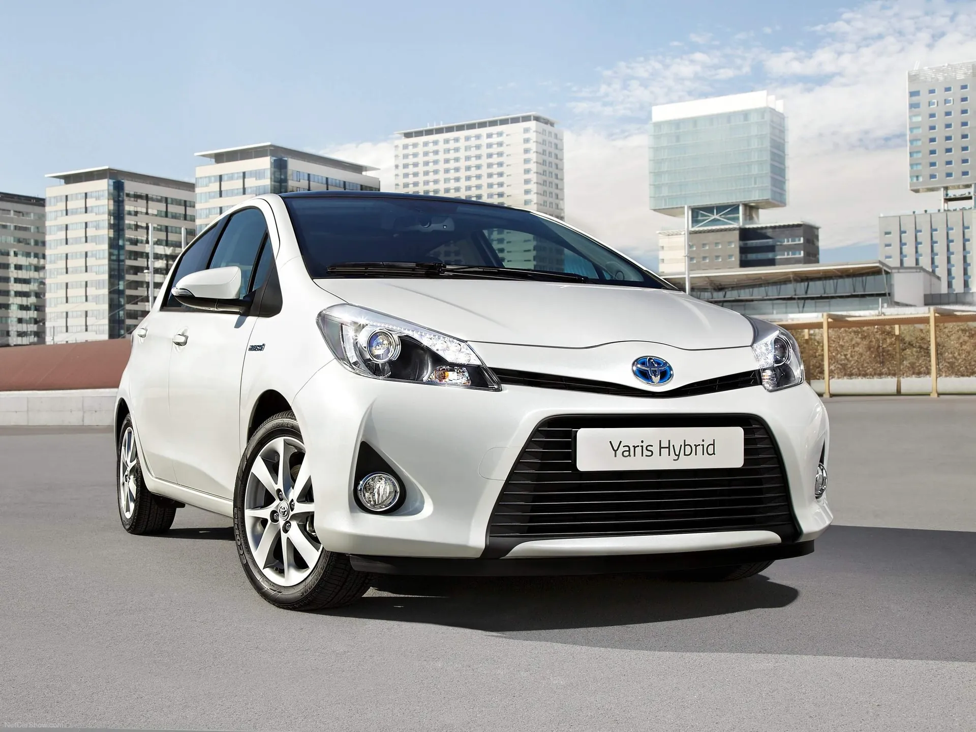 Toyota Yaris Hybrid (2013)