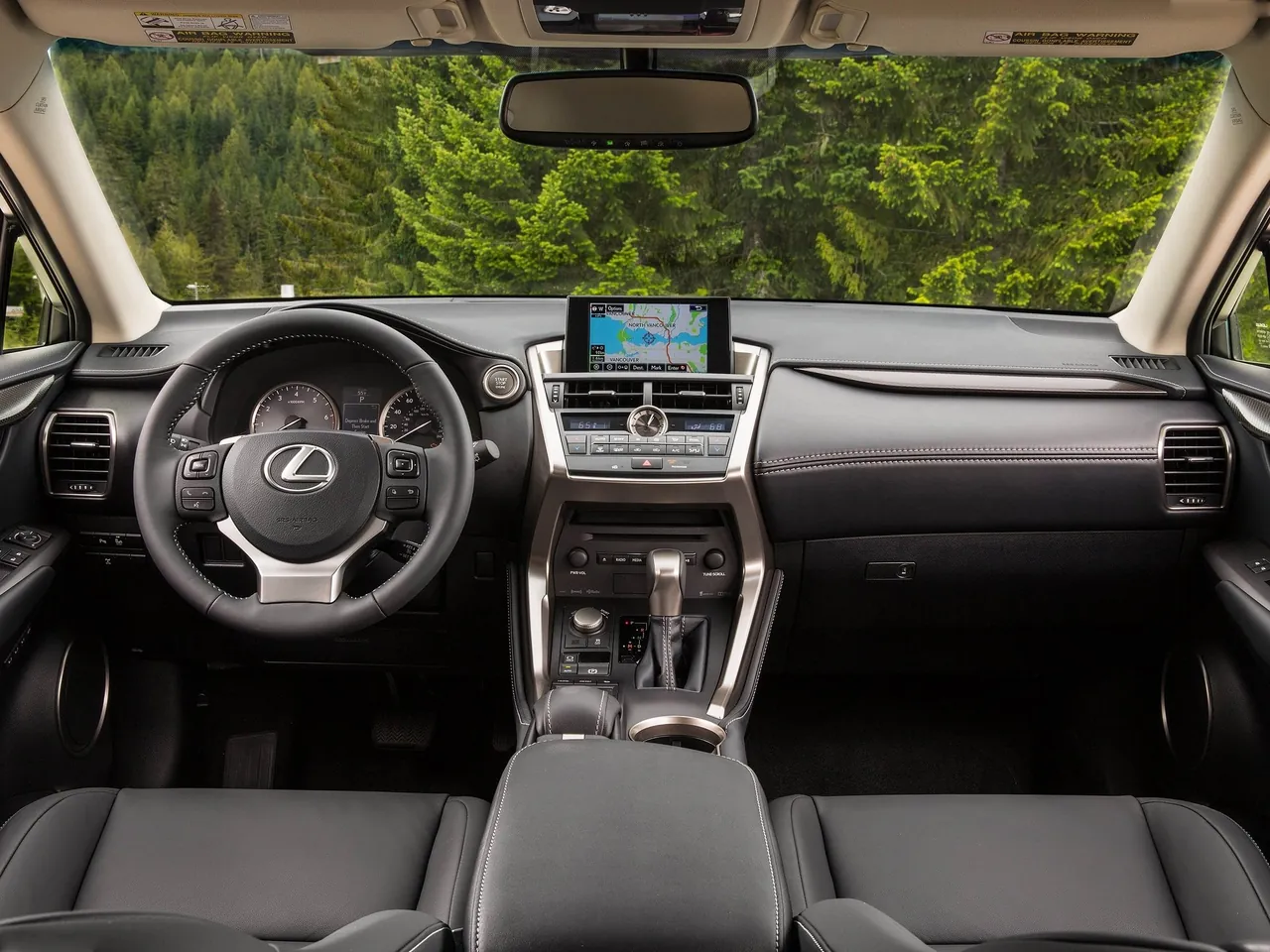 Lexus NX (2015) – interiér