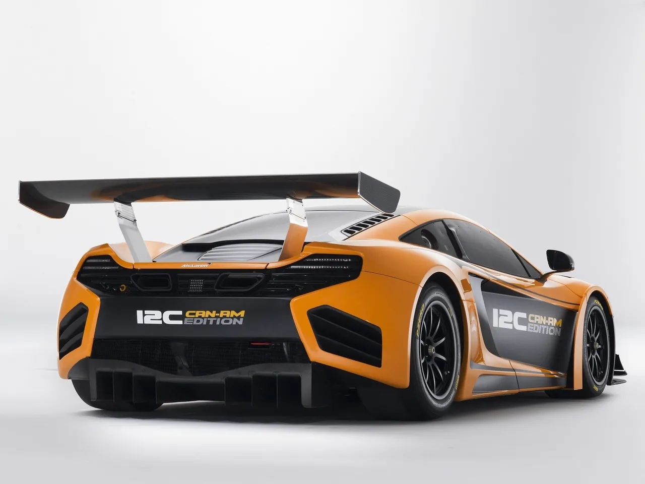 McLaren 12C Can-Am Edition Concept (2012) – zadní tříčtvrteční pohled