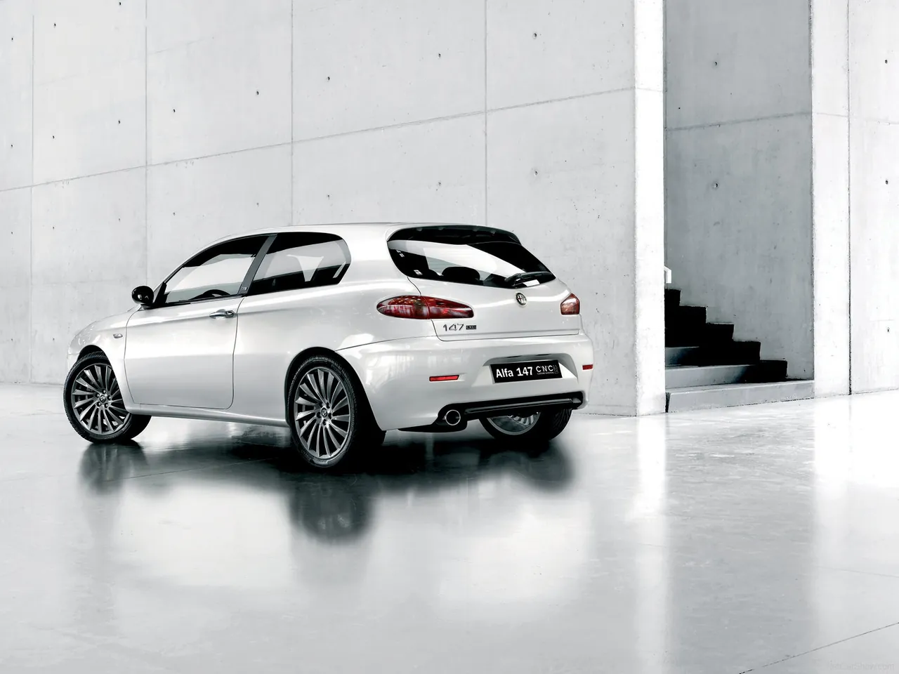 Alfa Romeo 147 CnC (2007) - Rear Three-Quarter