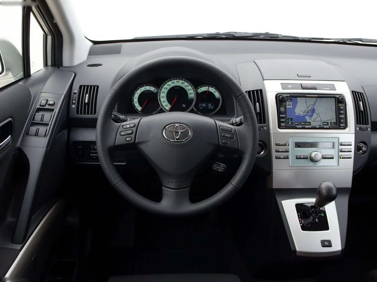 Toyota Corolla Verso D4D (2004) - Interior