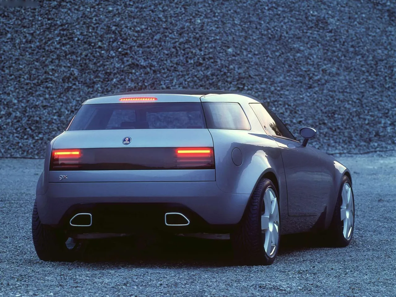 Saab 9X Concept Car (2001) – zadní tříčtvrteční pohled