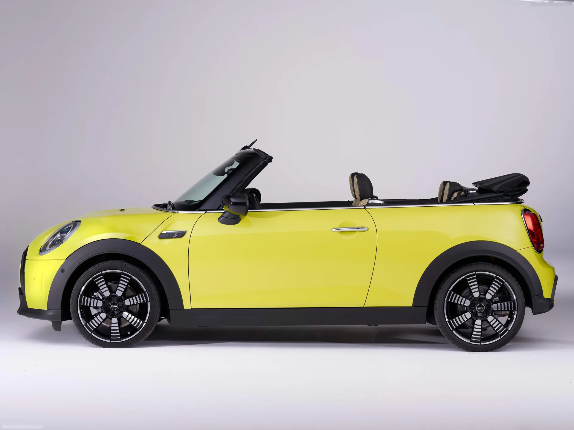 Mini Cooper S Convertible (2022) - Side Profile