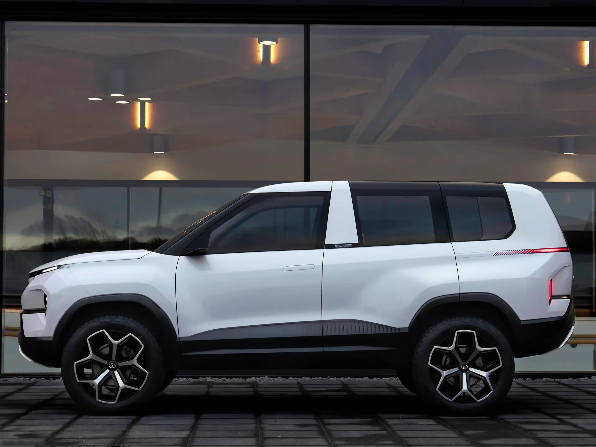 Tata Sierra Concept (2020) – boční profil