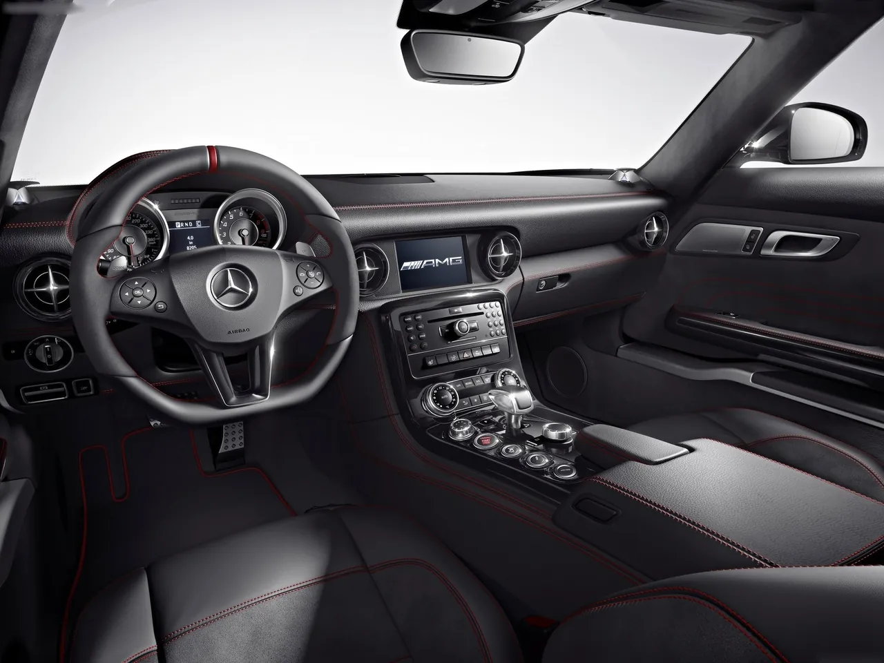 Mercedes-Benz SLS AMG GT (2013) – interiér