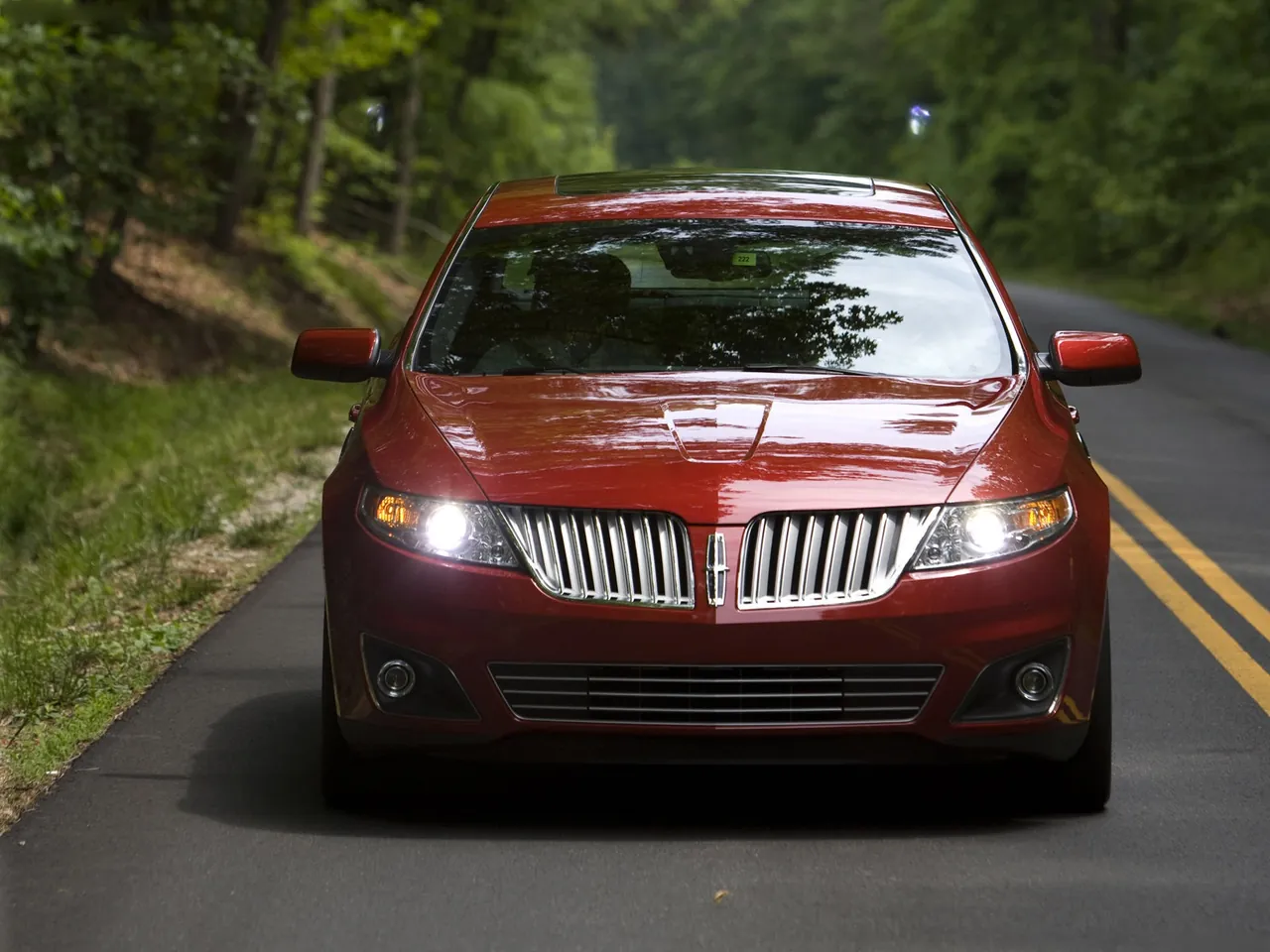 Lincoln MKS (2009) – zepředu