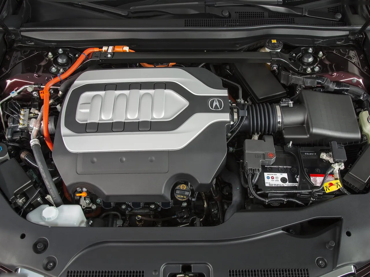 Acura RLX Sport Hybrid (2014) – motorový prostor