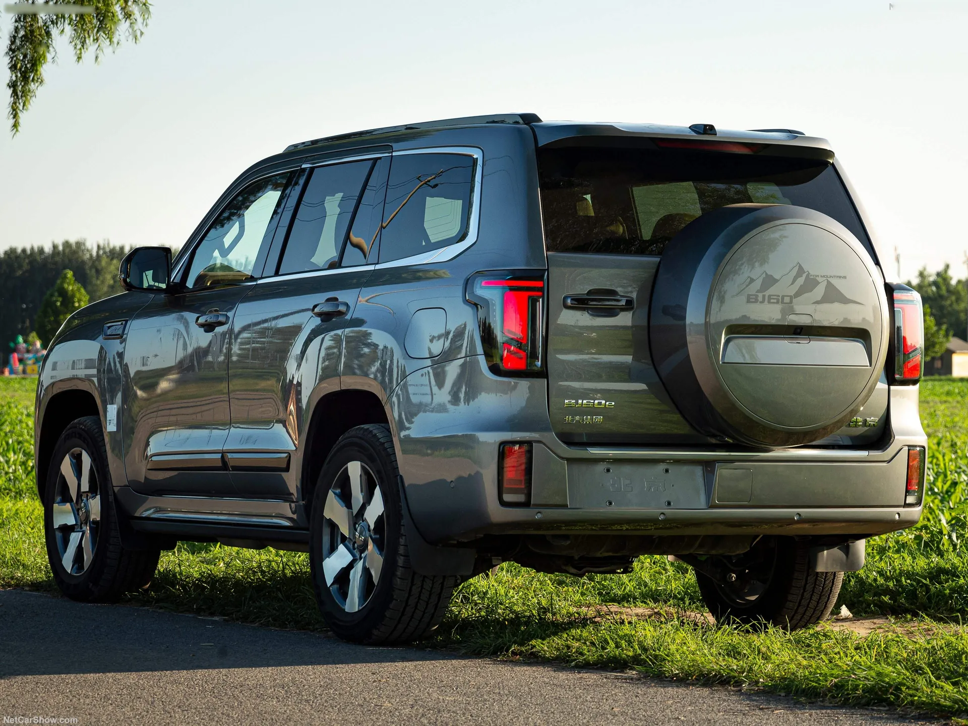 BAIC Beijing BJ60e (2025) – zadní tříčtvrteční pohled
