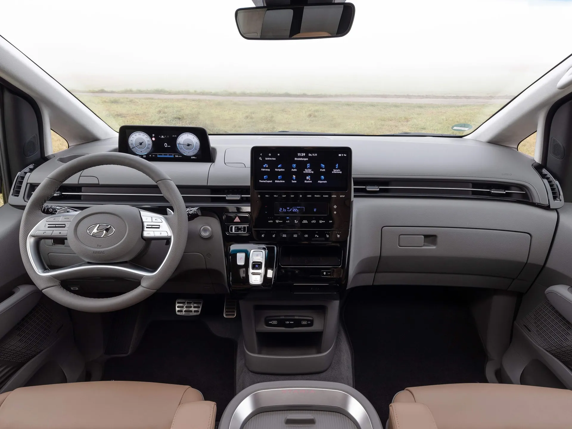 Hyundai Staria (2022) – interiér