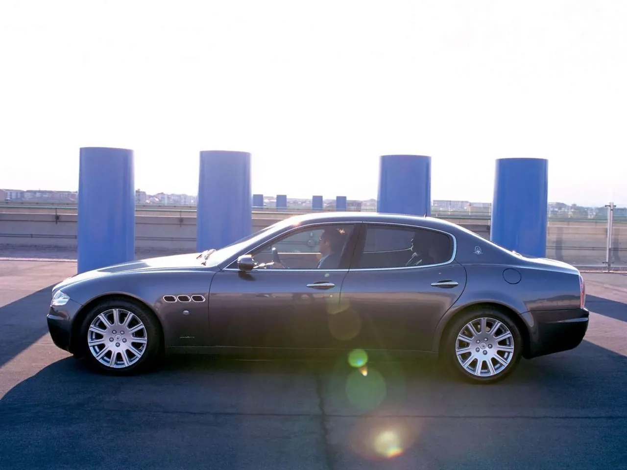 Maserati Quattroporte (2004) – boční profil