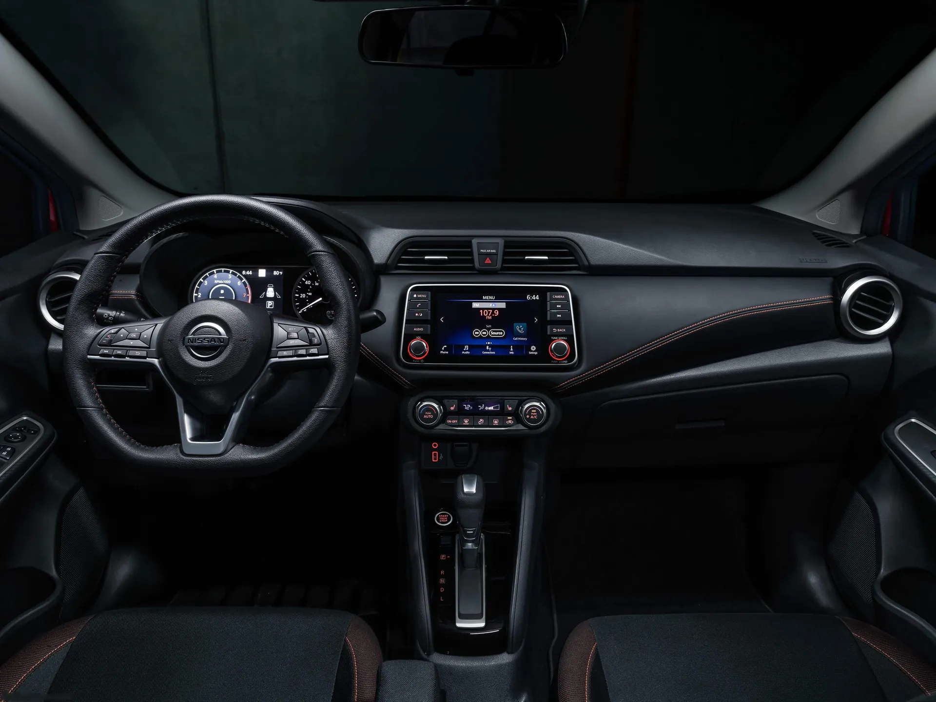 Nissan Versa (2020) - Interior