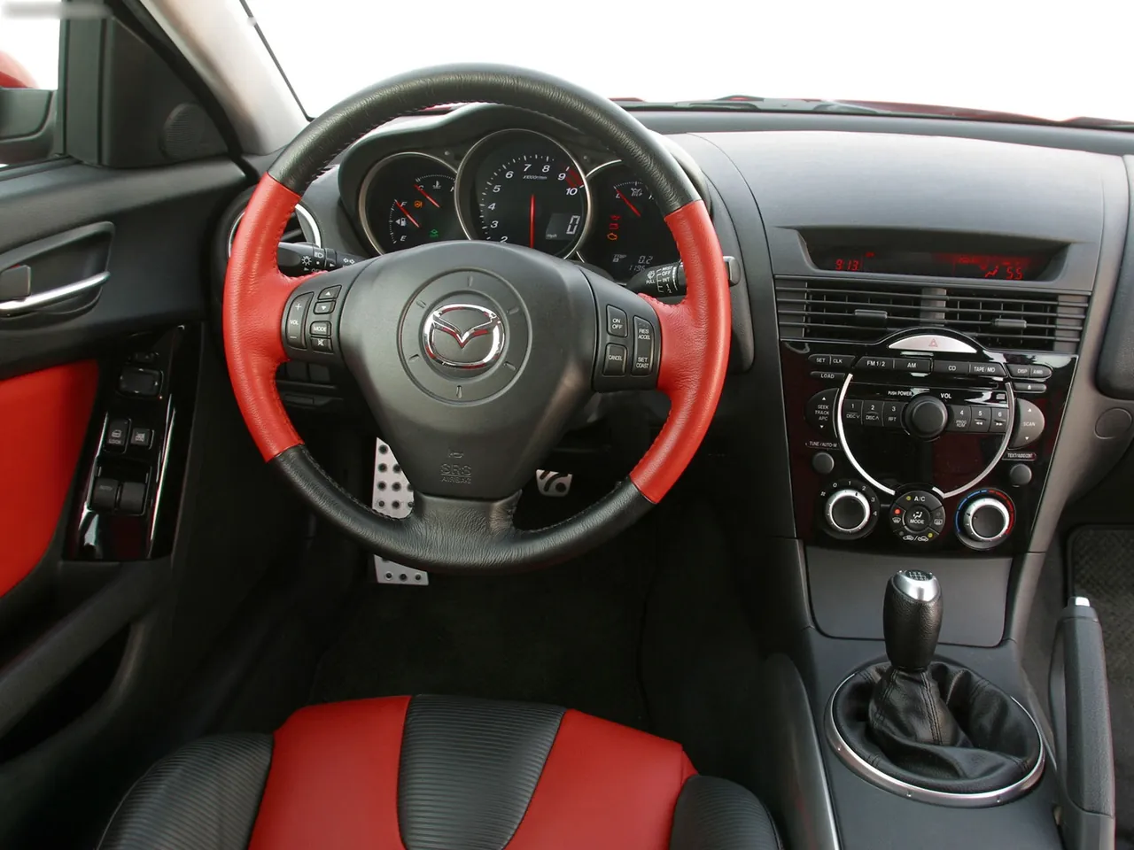 Mazda RX-8 (2003) – interiér