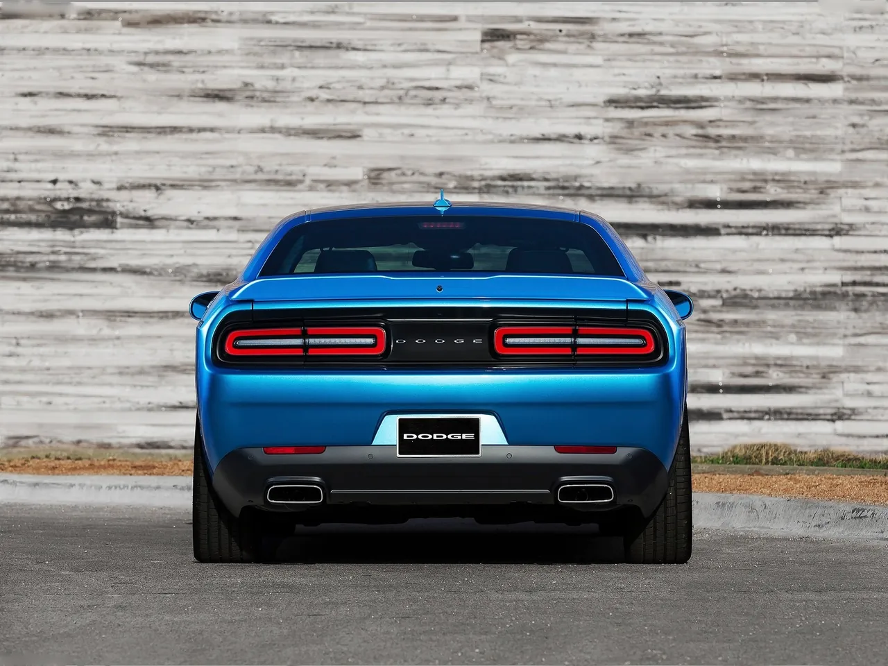 Dodge Challenger (2015) – zezadu