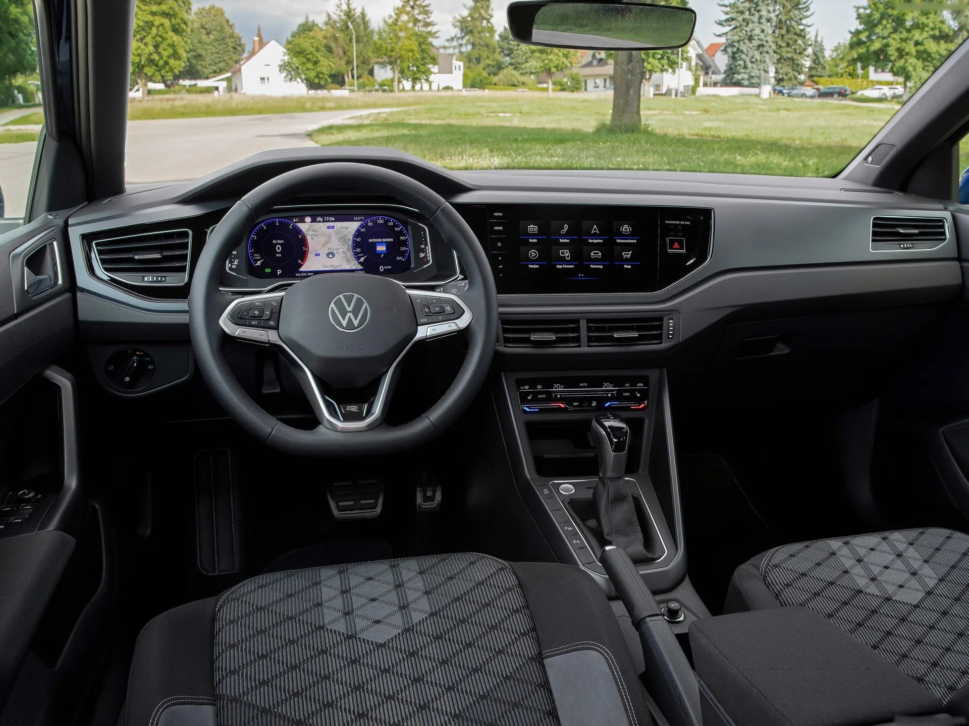 Volkswagen Polo (2022) - Interior
