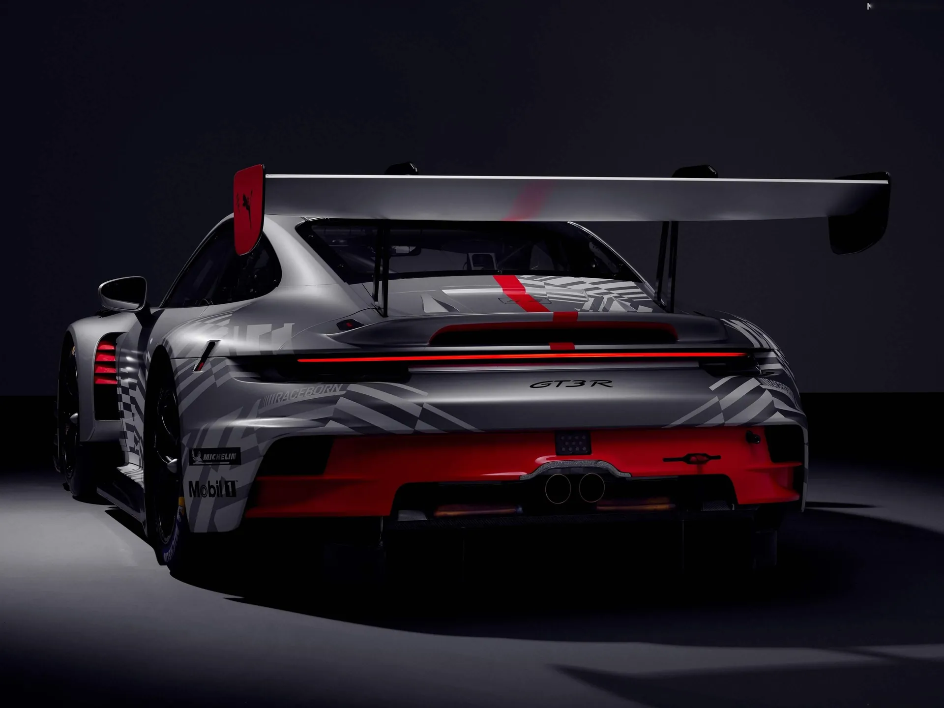 Porsche 911 GT3 R (2026) – zadní tříčtvrteční pohled