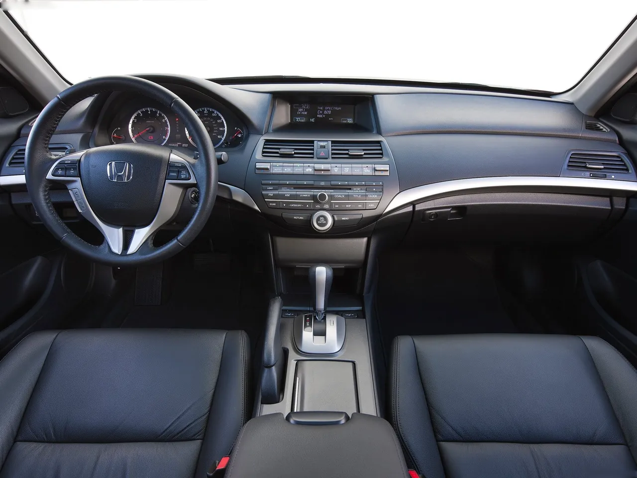 Honda Accord Coupe (2011) – interiér