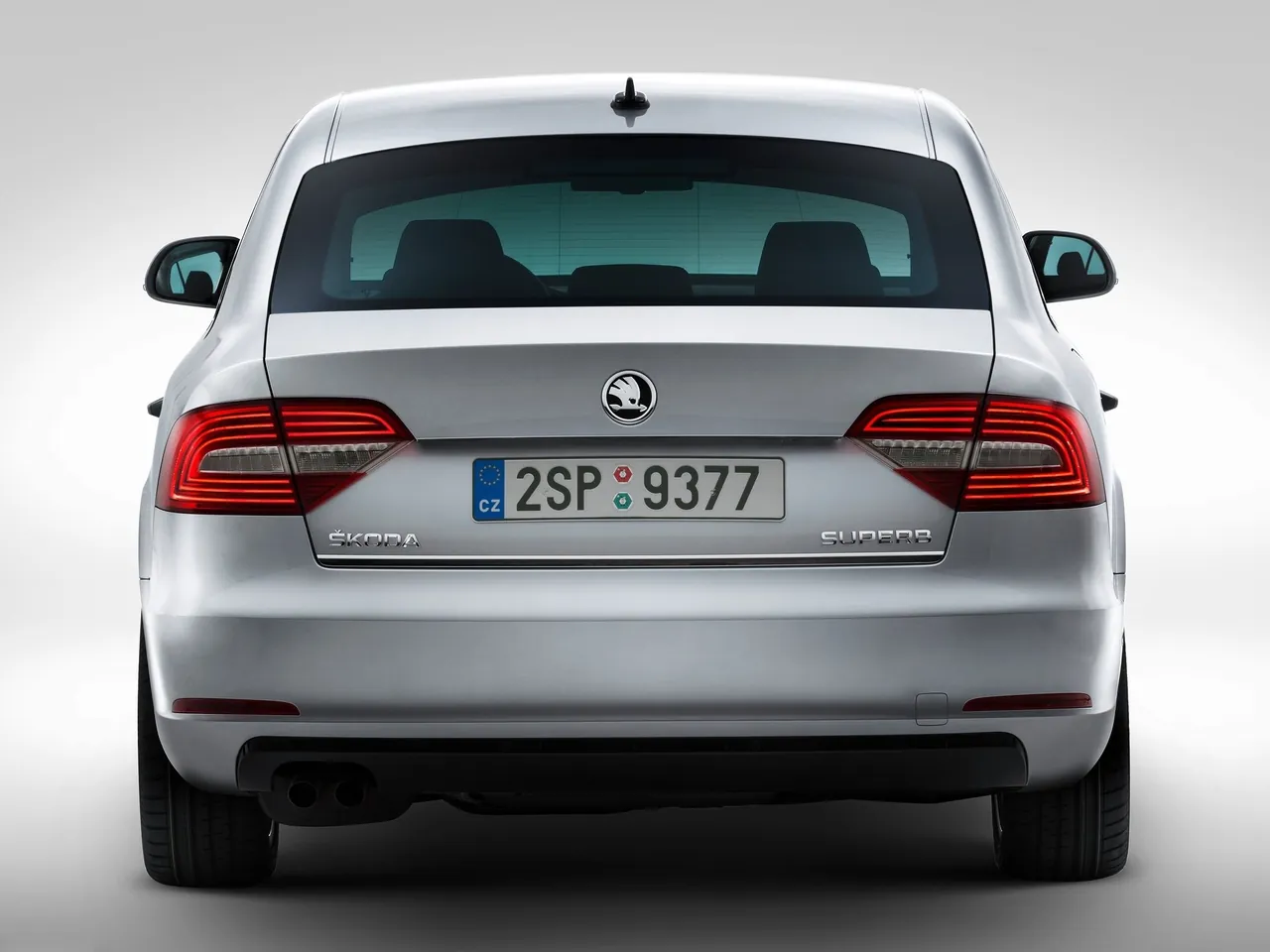 Skoda Superb (2014) – zezadu