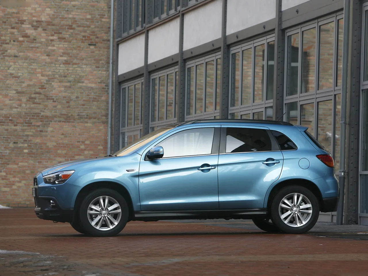 Mitsubishi ASX (2011) - Side Profile