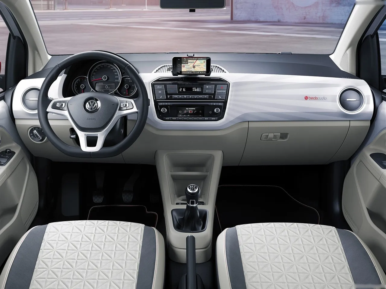 Volkswagen Up (2017) - Interior