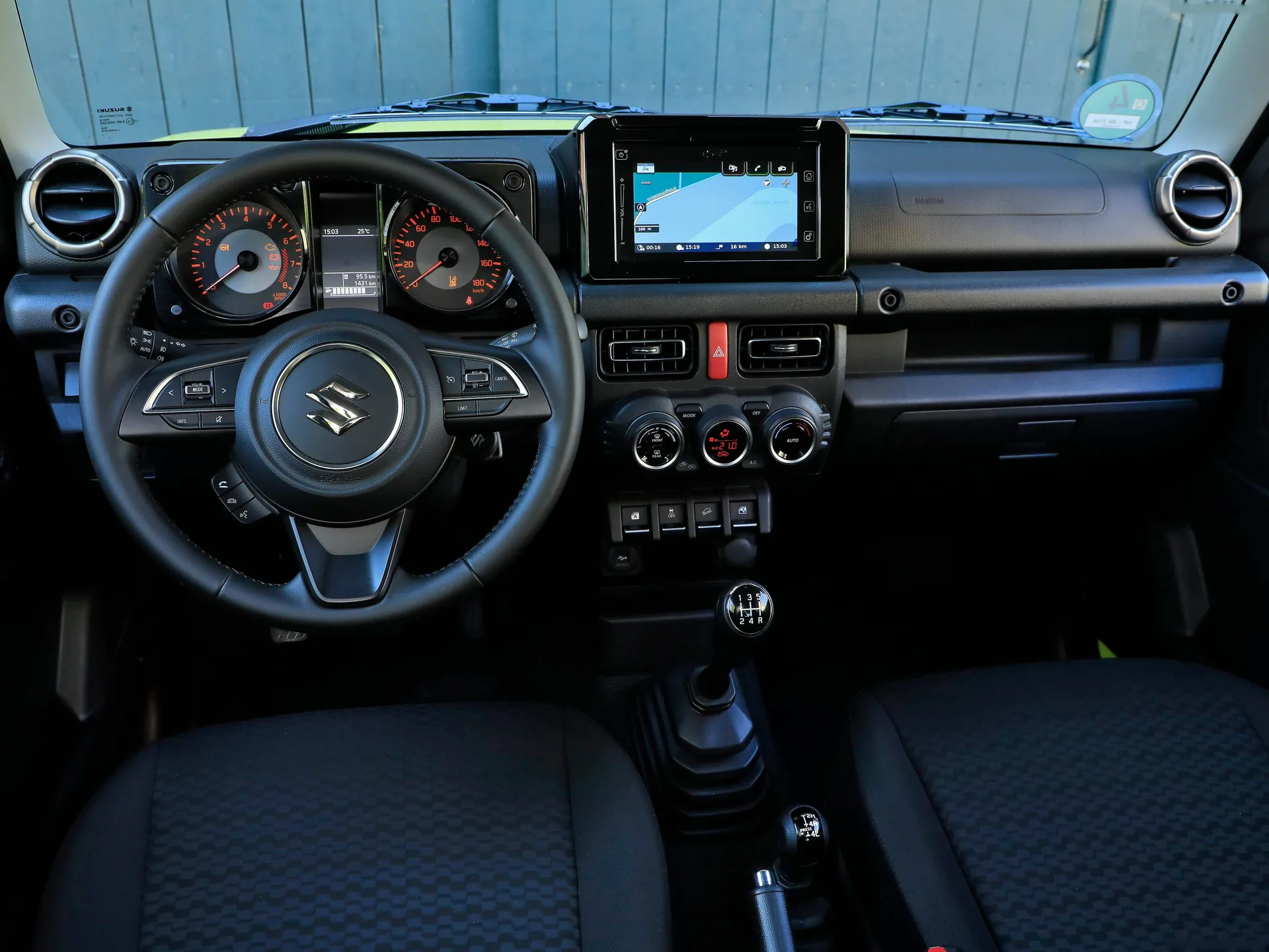 Suzuki Jimny (2019) – interiér