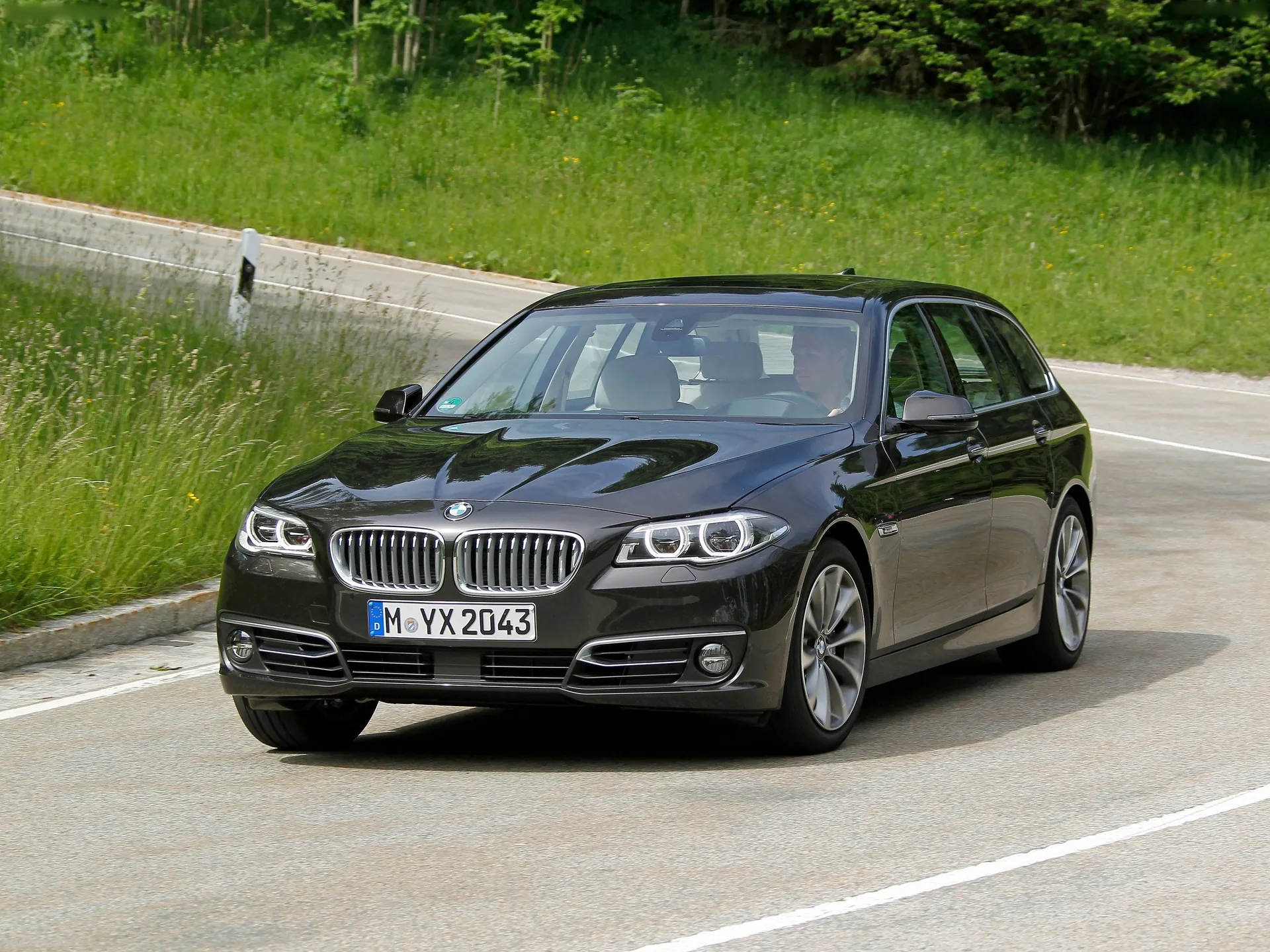BMW 5-Series Touring (2014)